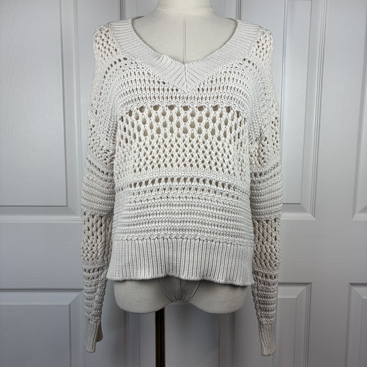 Other Universal thread white crochet sweater Size S / US 4 / IT 40 - 1 Thumbnail