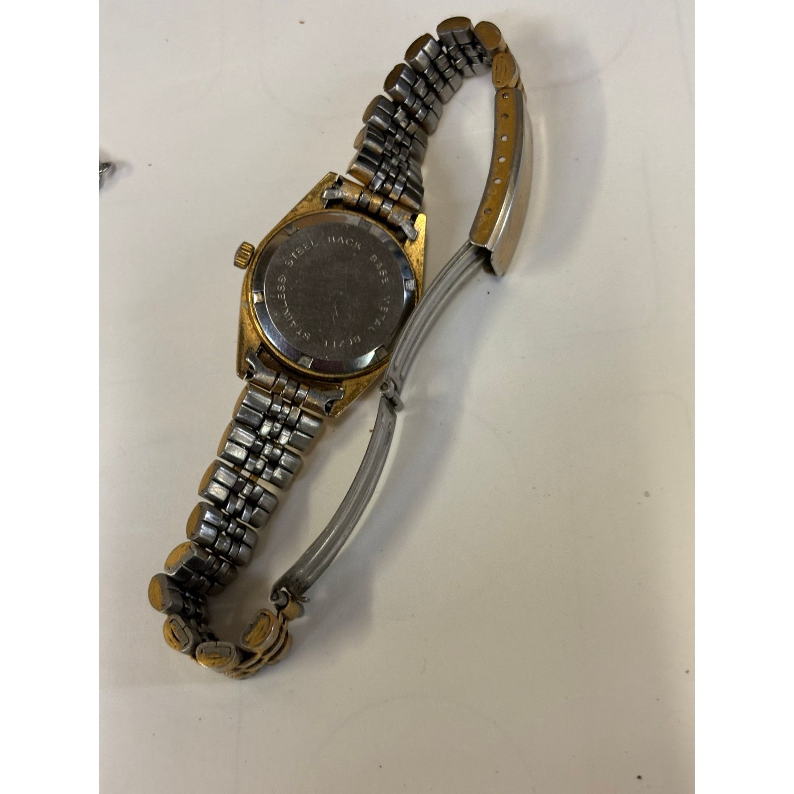 Lucien Piccard Dufonte Lucien Picard Gold Tone Womens Watch! New Battery. Size ONE SIZE - 8 Thumbnail