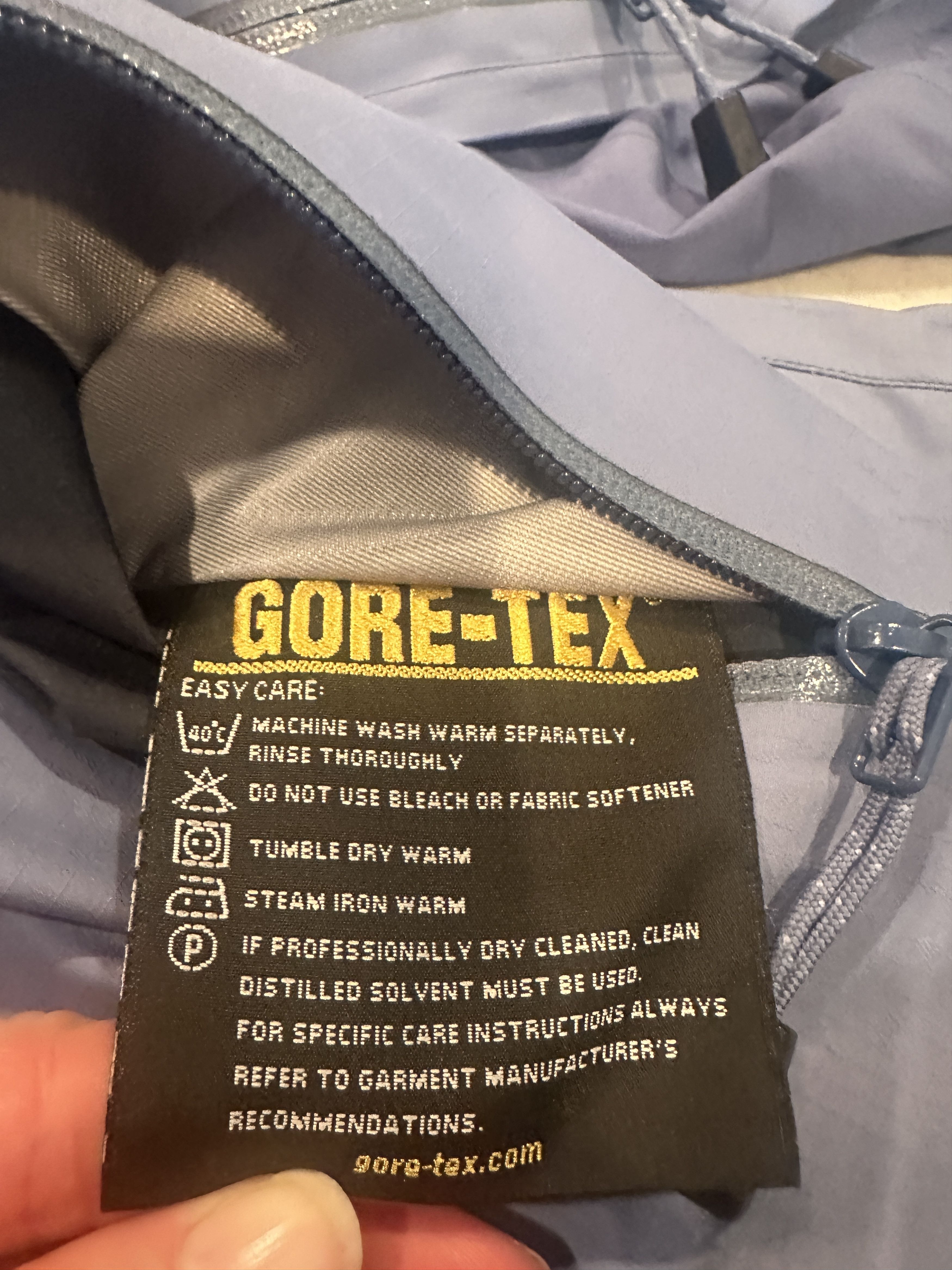 Arc'teryx VINTAGE Arc’teryx Theta AR Jacket – "Bluebird" Two-Tone Size M / US 6-8 / IT 42-44 - 14 Thumbnail