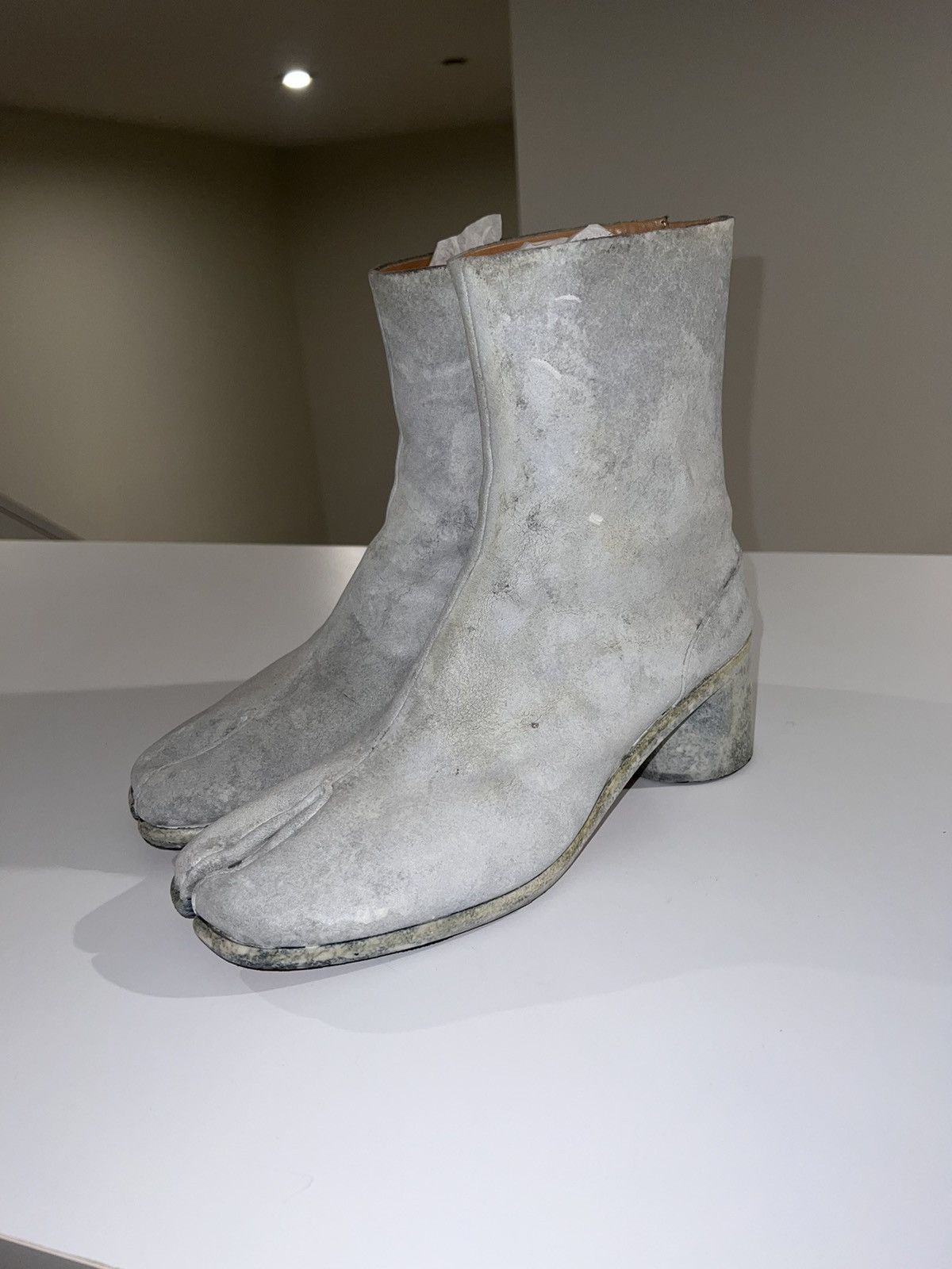 Maison Margiela Maison Margiela rare concrete painted tabi boots Size US 12 / EU 45 - 2 Thumbnail