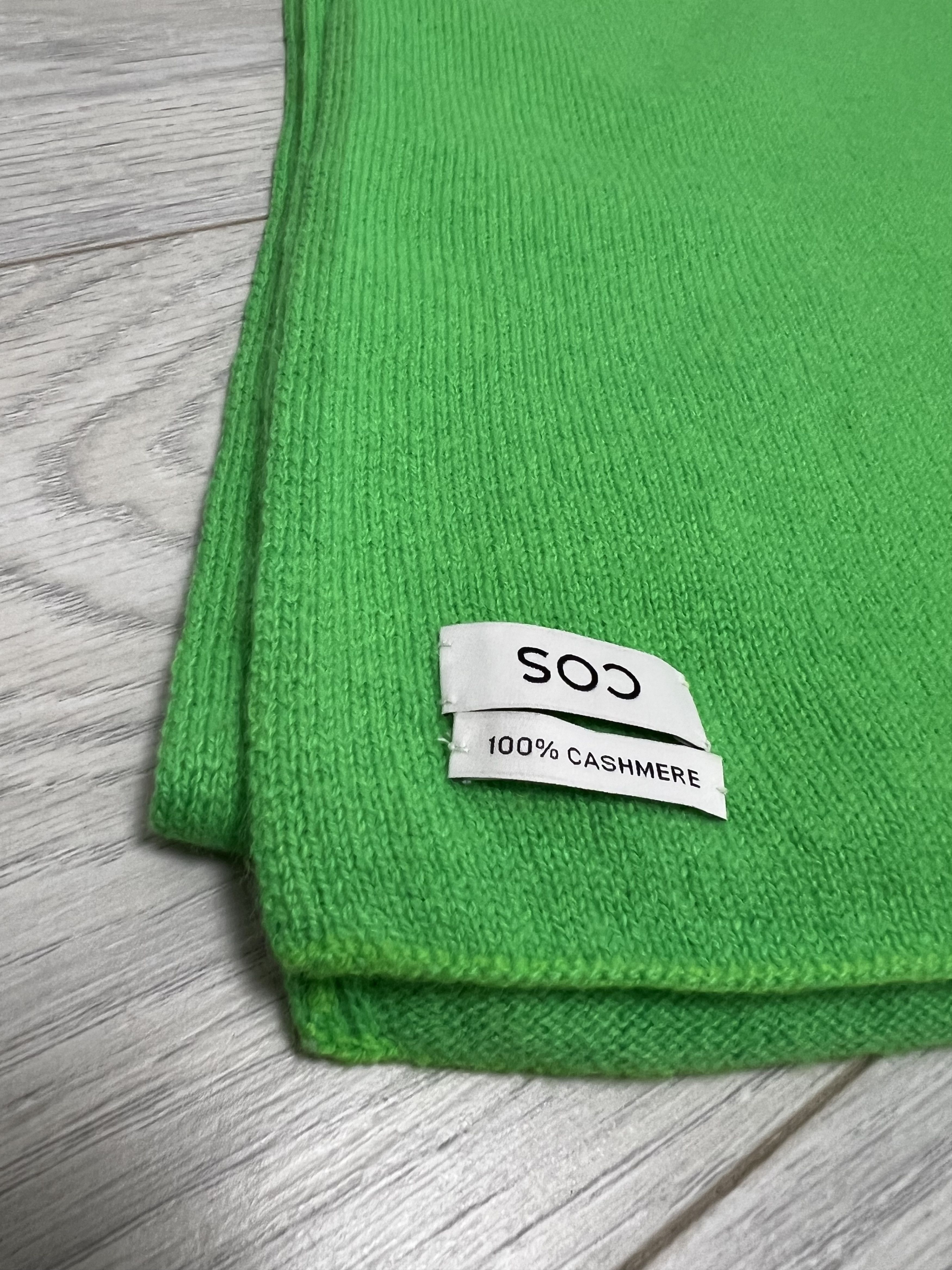 Cos Cos Women's Green Knit 100% Cashmere Scarf 180x44cm Size ONE SIZE - 4 Thumbnail