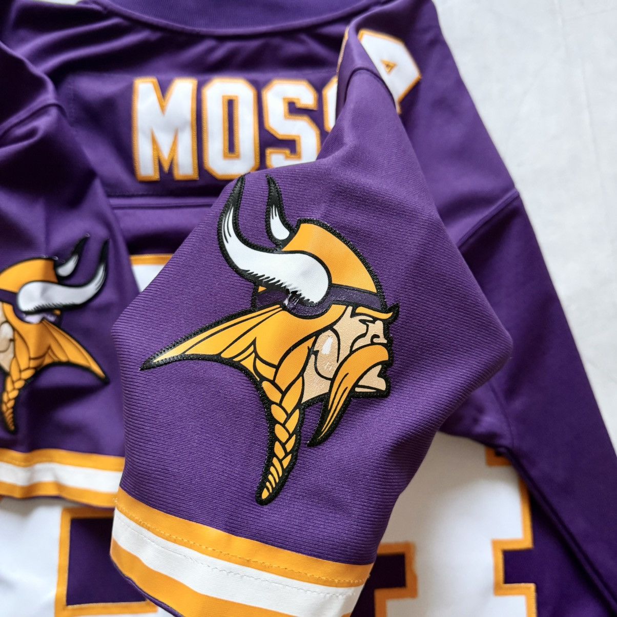 Mitchell & Ness Mitchell & Ness NFL Jersey Minnesota Vikings 84 Randy Moss Size US XL / EU 56 / 4 - 13 Thumbnail