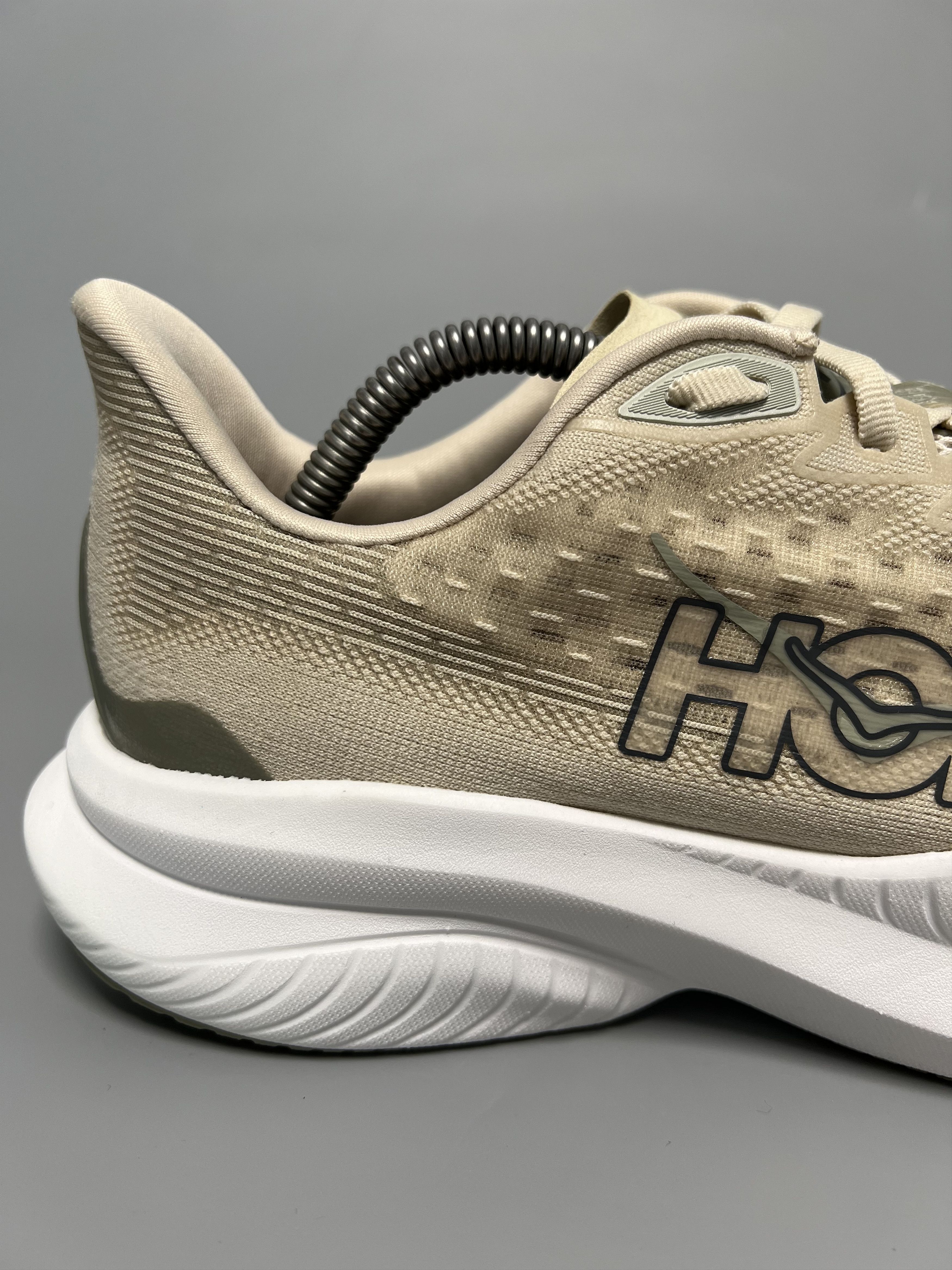Hoka 9D Hoka One One Mach 6 Men's Running Shoes 1147790-OKB Size US 9 / EU 42 - 12 Thumbnail