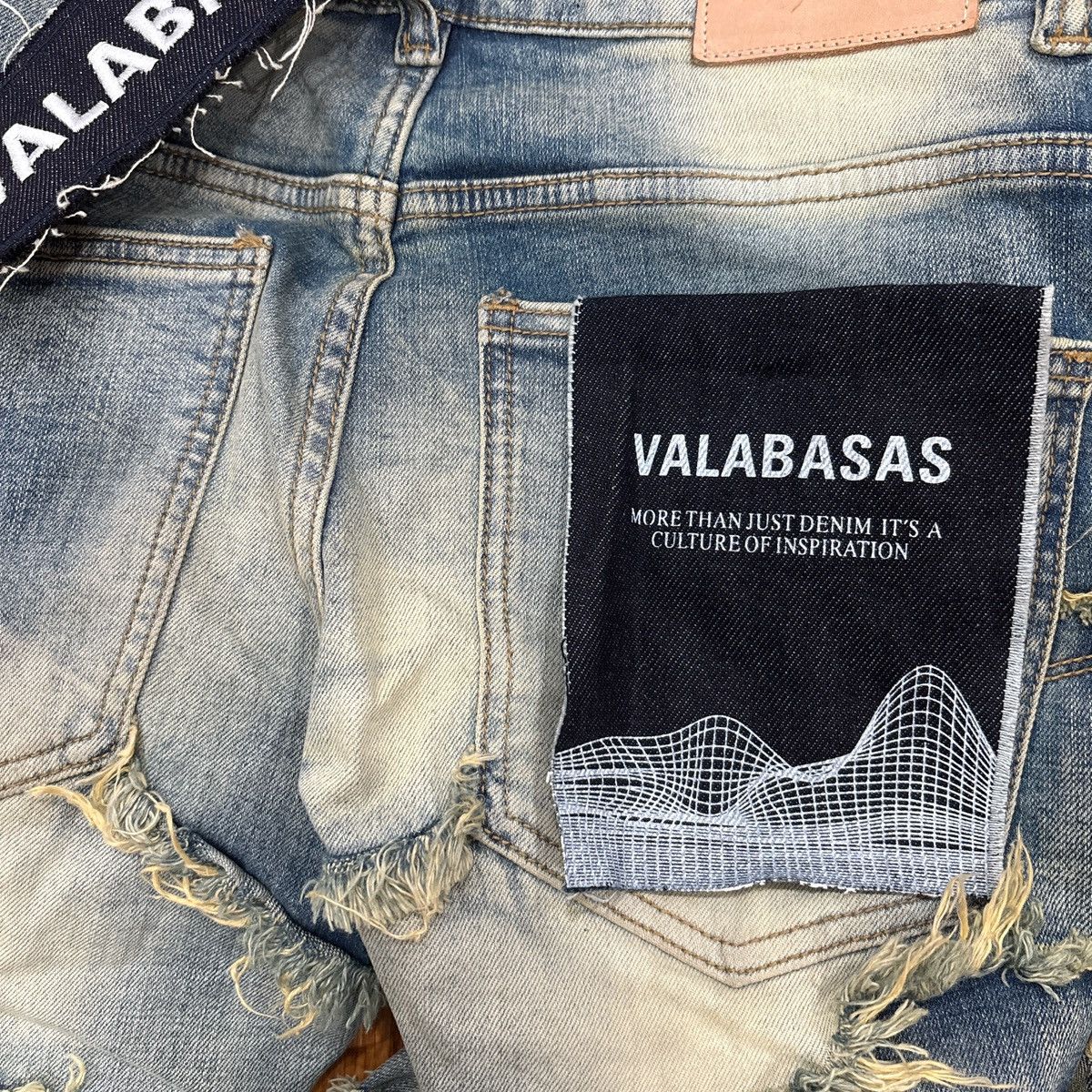 Valabasas "EYEORE” DARK VINTAGE WASH STACKED FLARE JEAN Size US 29 - 7 Thumbnail