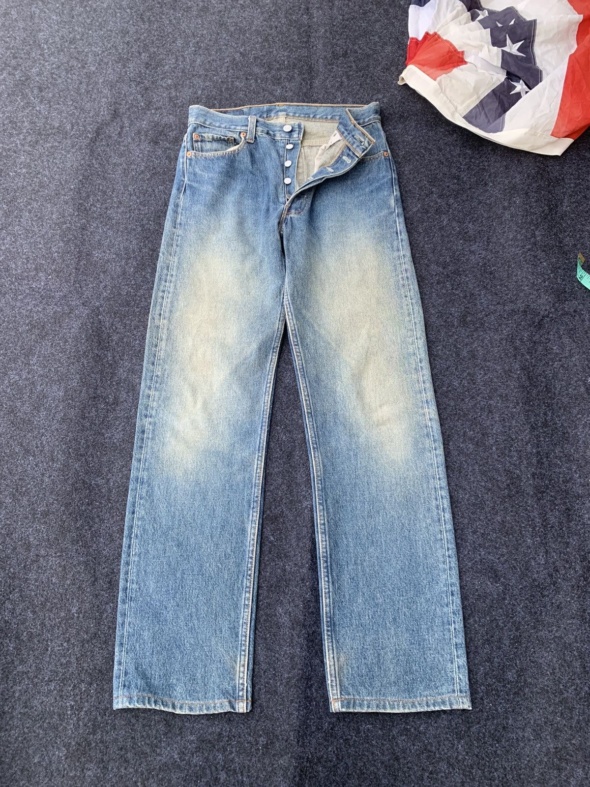 Levi's Vintage 90s Levi's 501 made in USA 🇺🇸. Size US 29 - 1 Thumbnail