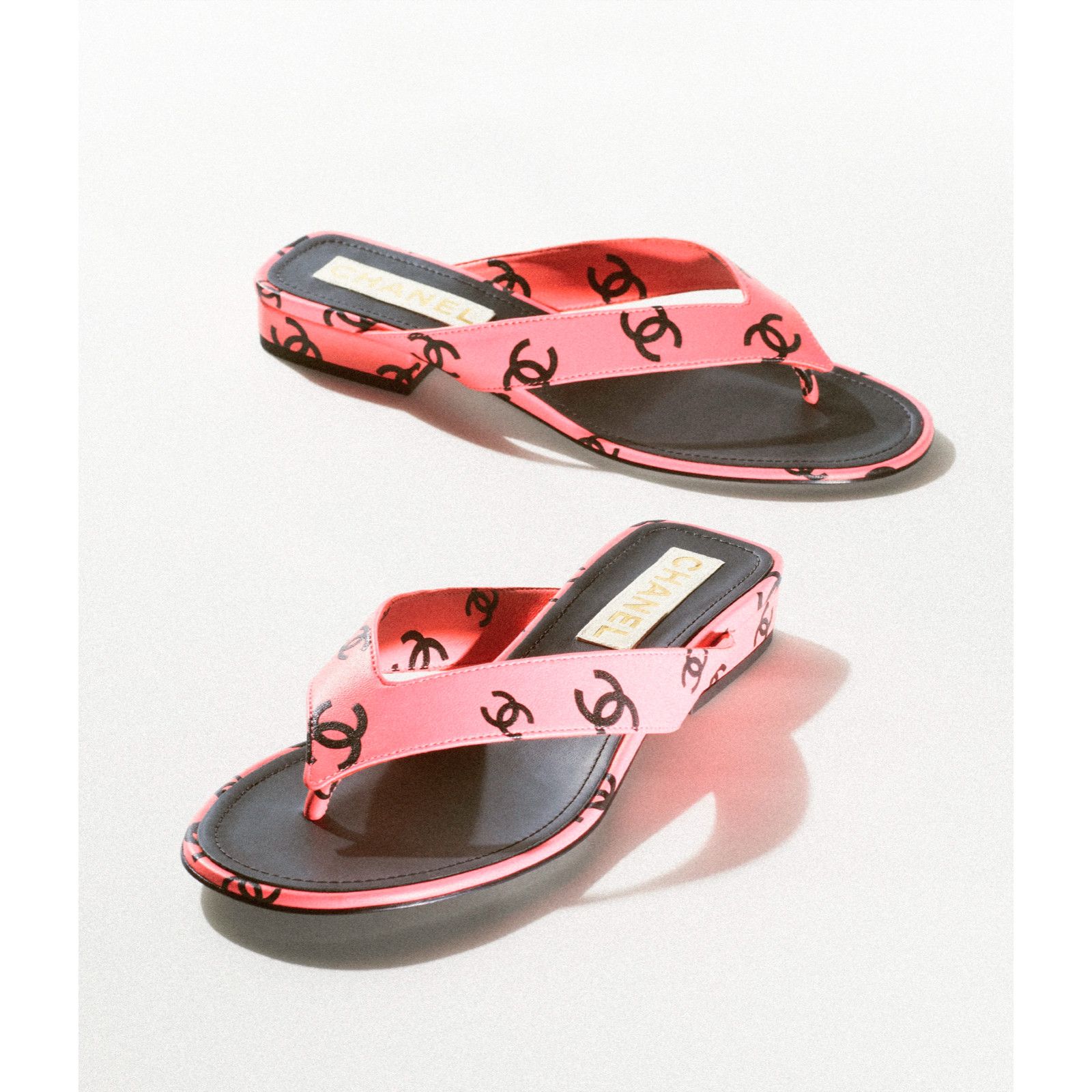 Chanel Chanel 22S Pink Black Printed Lambskin CC Logo Thong Size US 7 / IT 37 - 5 Thumbnail