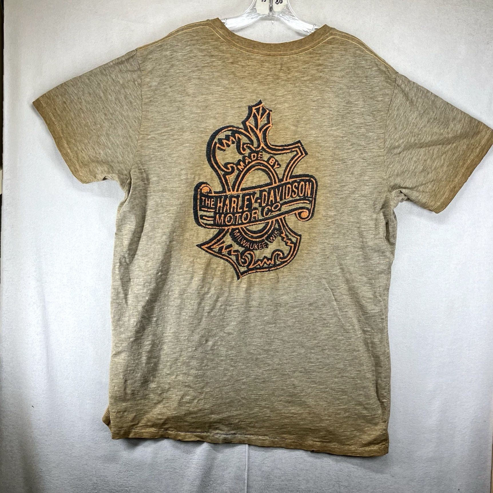 Harley Davidson VINTAGE Harley-Davidson T Shirt Mens 2XL Beige Short Sleeve Crew Neck Embroidered Logo Geometric Breathable Lightweight Retro Rustic Look Size US XXL / EU 58 / 5 - 2 Thumbnail
