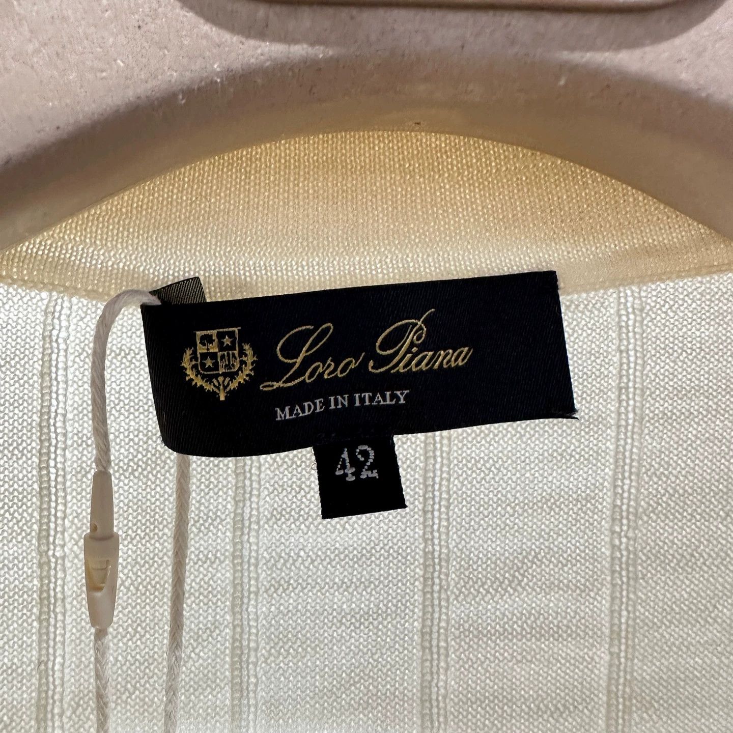 Loro Piana Loro Piana Button V-Neck Cashmere Sweater 42 Size M / US 6-8 / IT 42-44 - 3 Thumbnail