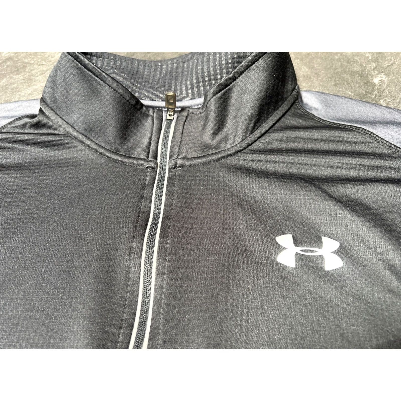 Under Armour Under Armour Long Sleeve Pullover Mens XL Black 1/4 Zip Casual Shirt Pullover Gym Workout Size US XL / EU 56 / 4 - 4 Thumbnail