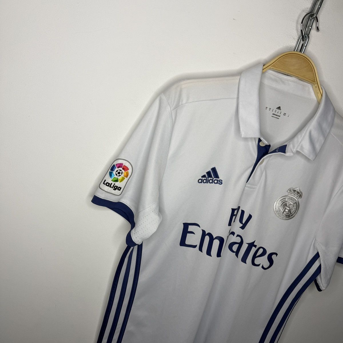 Adidas Real Madrid 2016/17 Tshirt Jersey Size US M / EU 48-50 / 2 - 3 Thumbnail