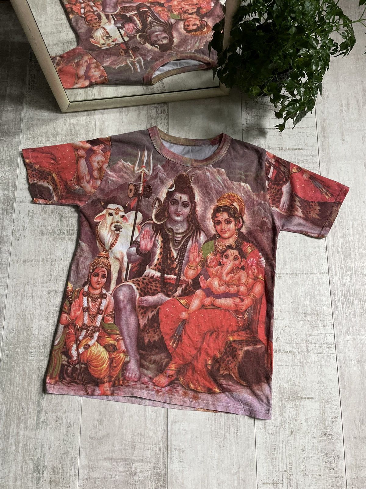 Vintage Vintage Hindu Shiva Family Ganesha 90’s T-Shirt Over Printed Size US M / EU 48-50 / 2 - 1 Thumbnail