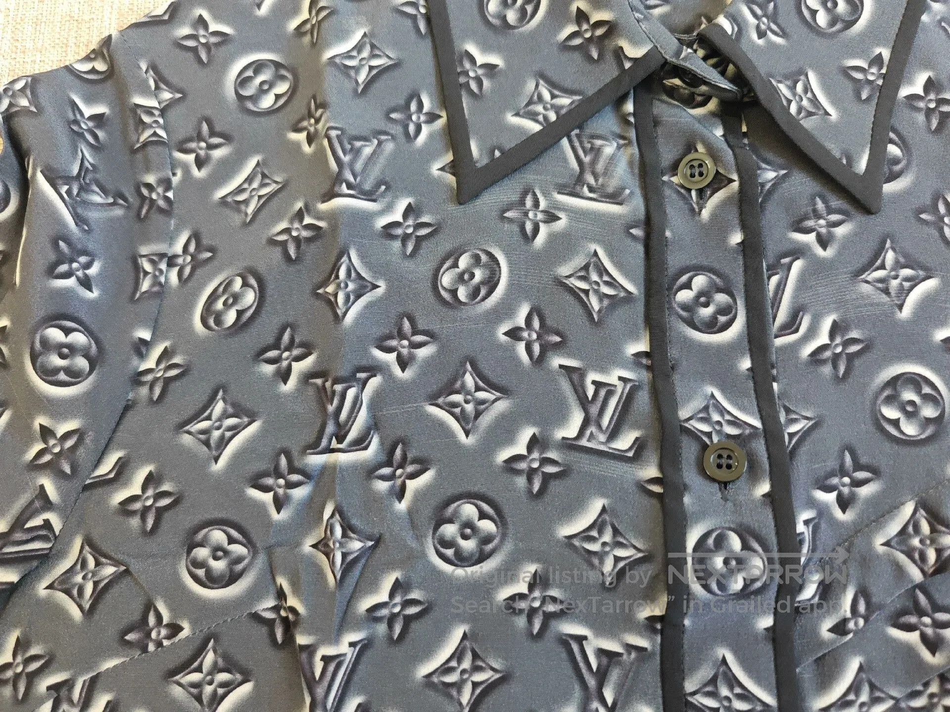 Louis Vuitton Louis Vuitton Women's Monogram Silk Shirt. Size XXS / US 00 / IT 34 - 9 Thumbnail