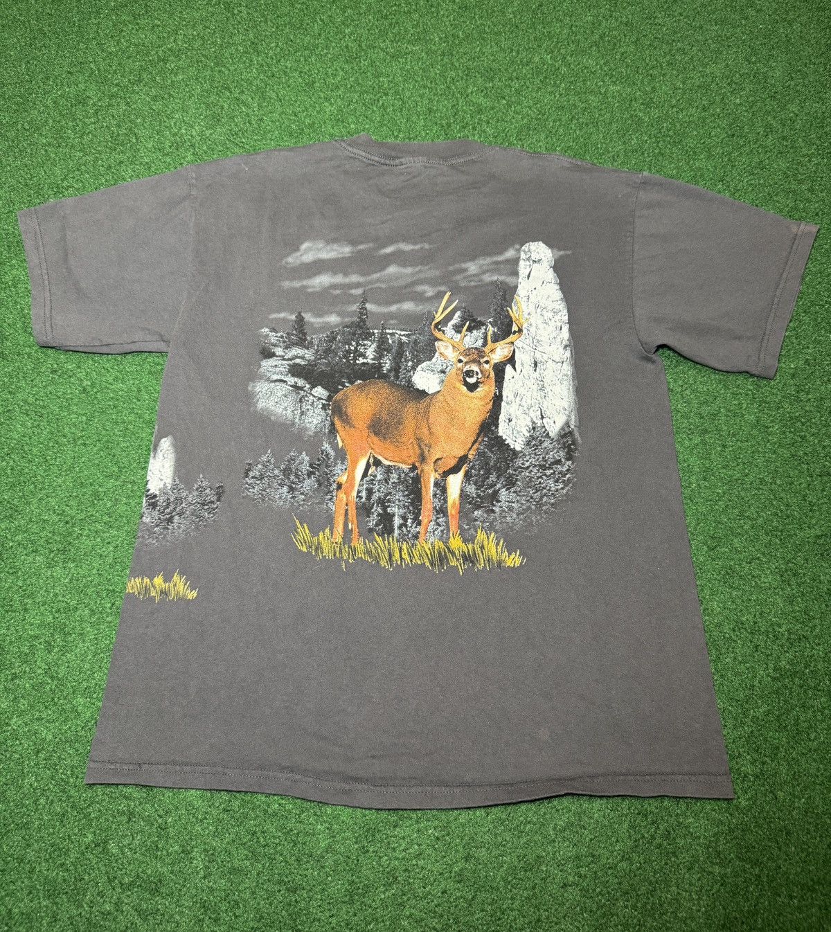 Vintage Vintage Deer Buck Nature Animal Print Wrap Around T Shirt Size US L / EU 52-54 / 3 - 3 Thumbnail