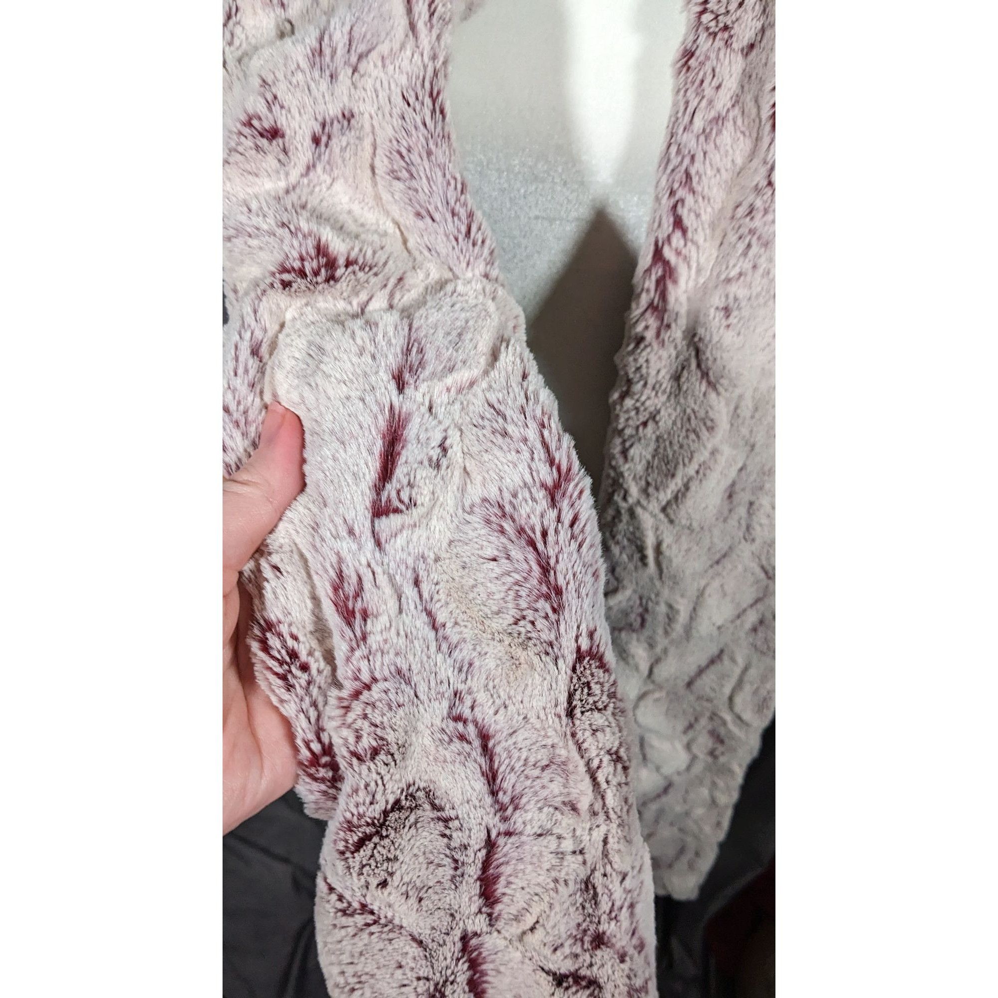 Other Minky Couture Pink Textured Plush Scarf Size ONE SIZE - 7 Thumbnail