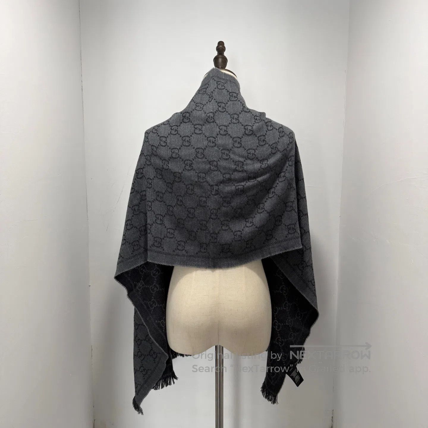 Gucci Guicci Double G printed shawl| Size M / US 6-8 / IT 42-44 - 2 Thumbnail