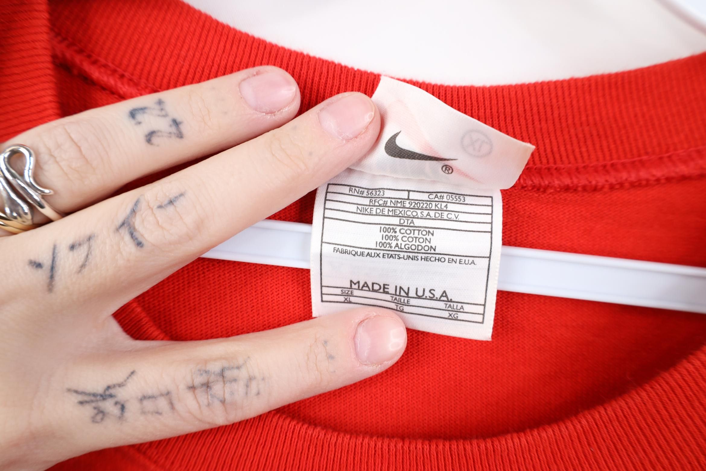 Nike Vintage 90s Nike Scott Center Swoosh Muscle T-Shirt Red USA Size US L / EU 52-54 / 3 - 8 Thumbnail