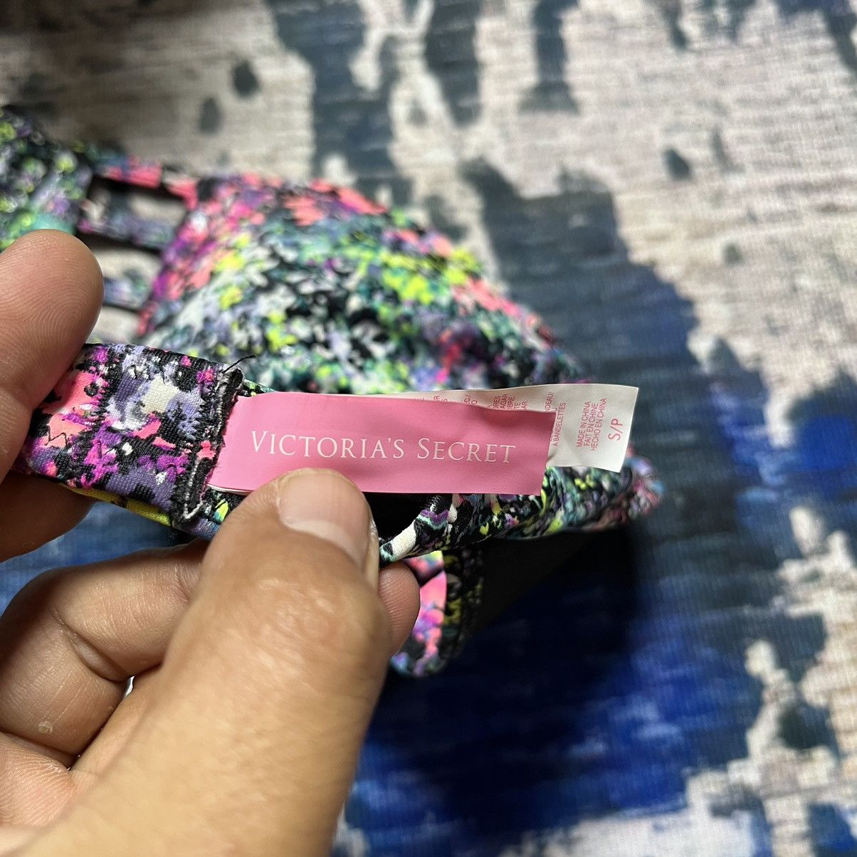 Designer × Swims × Victoria's Secret Victoria Secret Abstract Design Swim Bra Size ONE SIZE - 4 Thumbnail