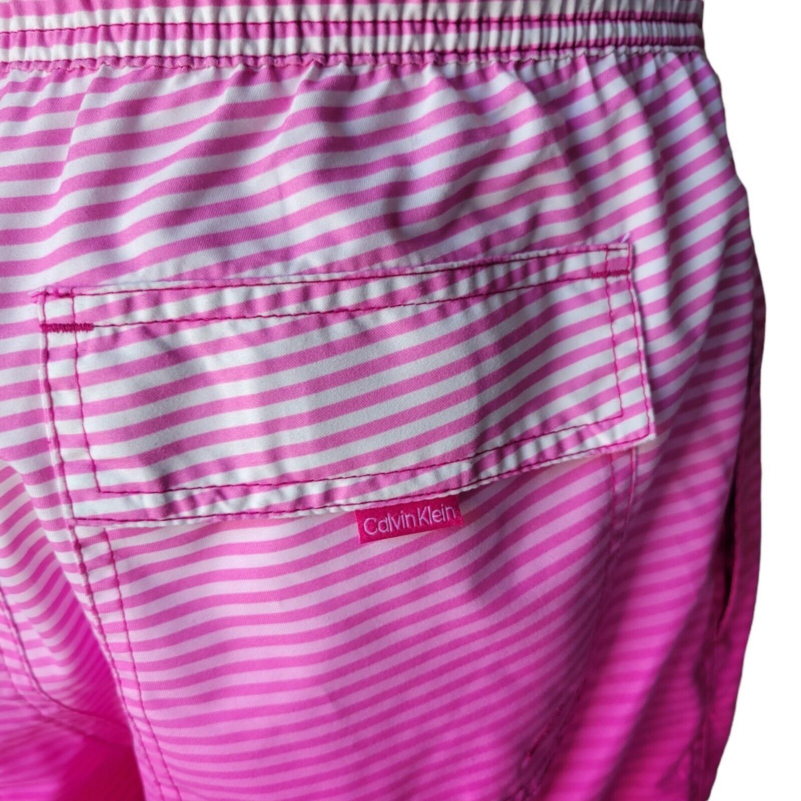 Calvin Klein Men's Calvin Klein Swimwear. Size Large. Size US 36 / EU 52 - 4 Thumbnail