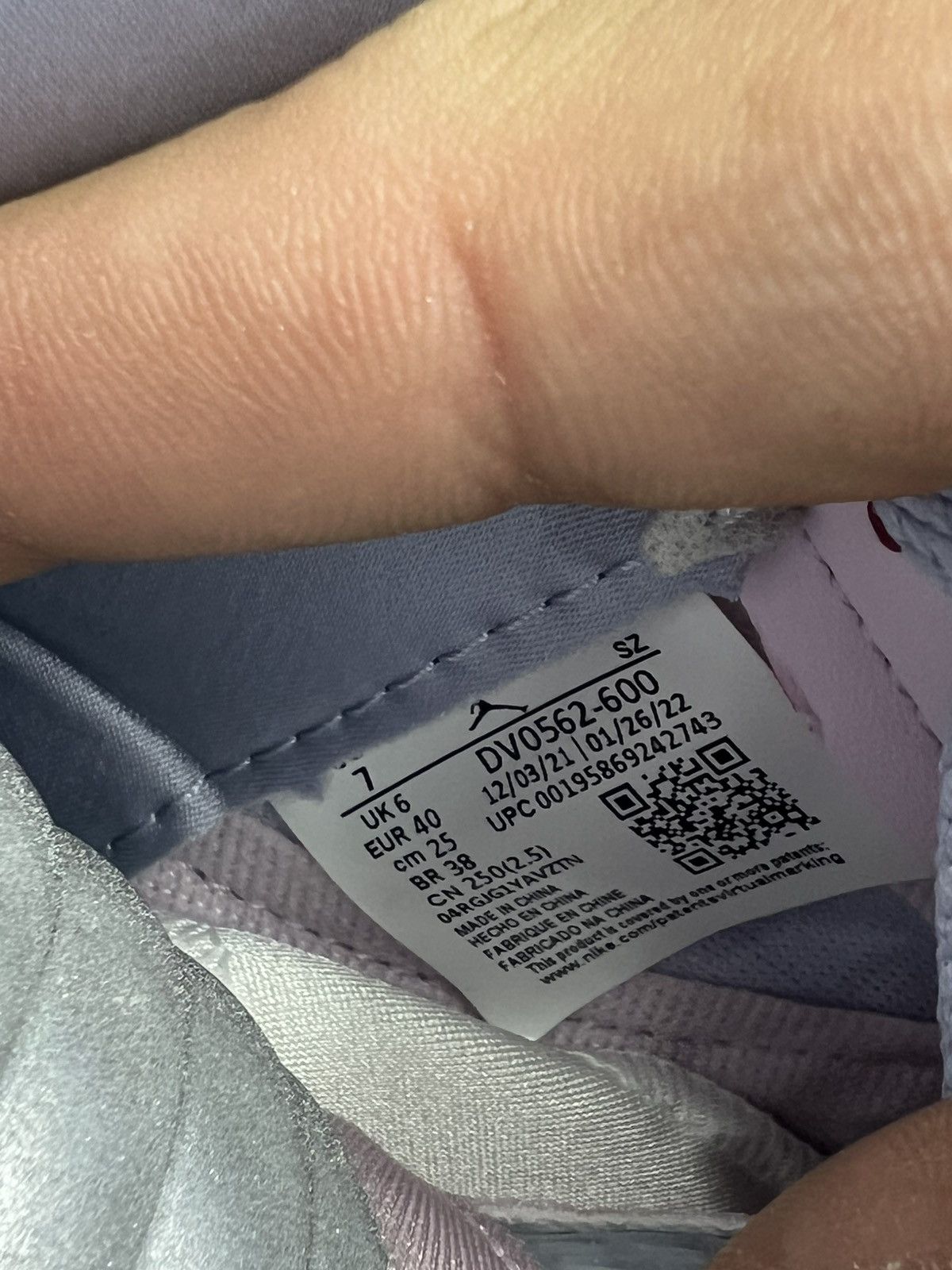 Jordan Brand Air Jordan Easter Size 7M Size US 7 / EU 40 - 7 Thumbnail