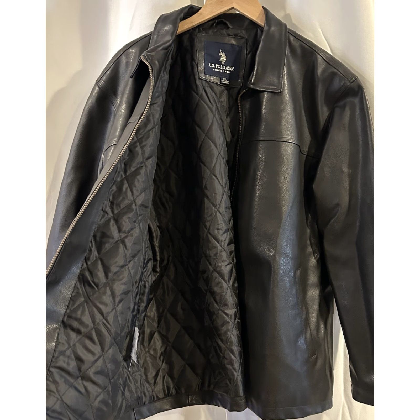 Vintage US Polo Assn Faux Leather Jacket Coat Black Men's 2XL Quilt Lining Zip Closure Mid-Length Lined Polyester Jacket Mens Black 2XL Size US XXL / EU 58 / 5 - 3 Thumbnail