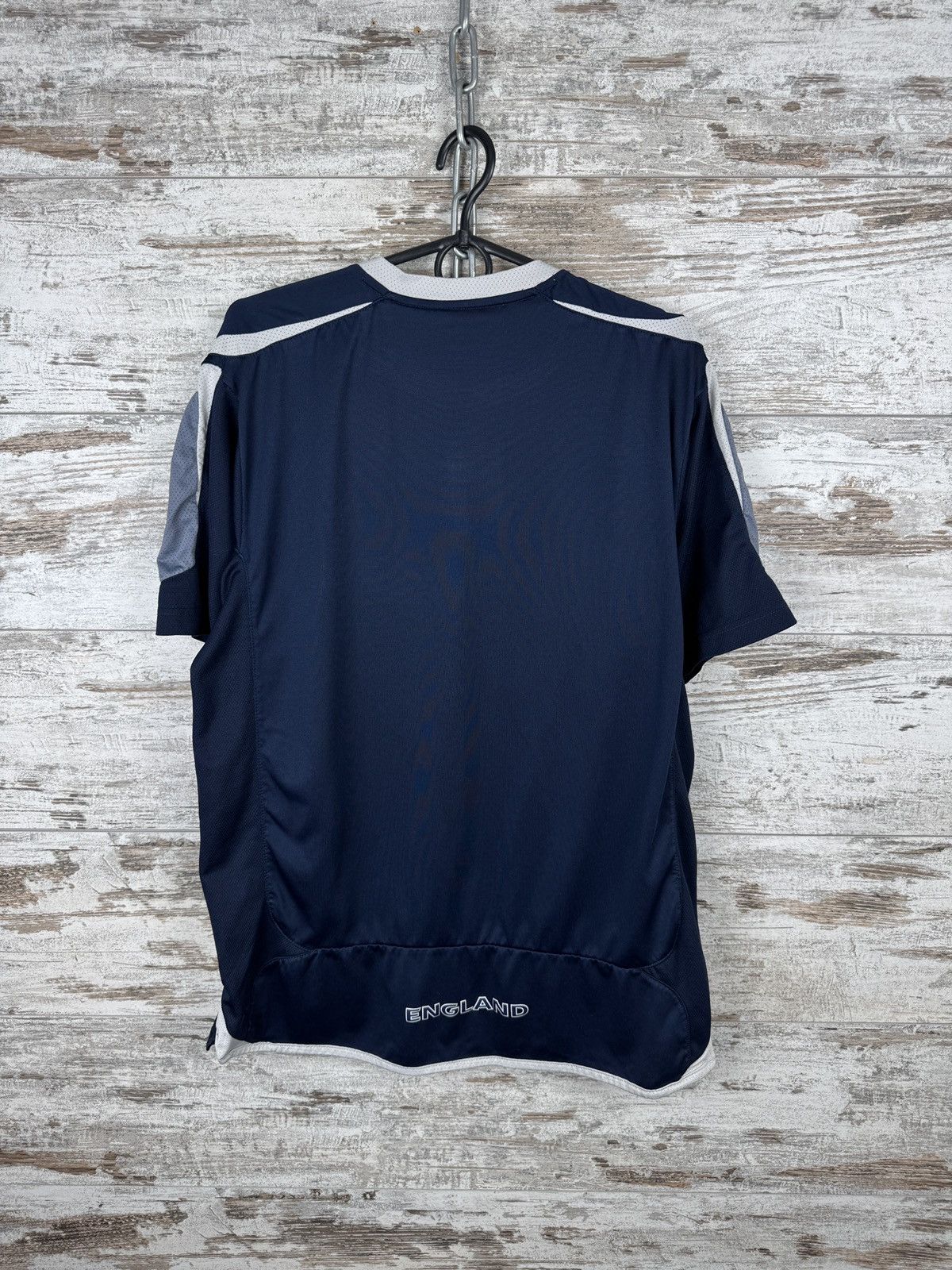 Umbro Vintage Umbro England National Team soccer jersey T-shirt Size US L / EU 52-54 / 3 - 11 Thumbnail