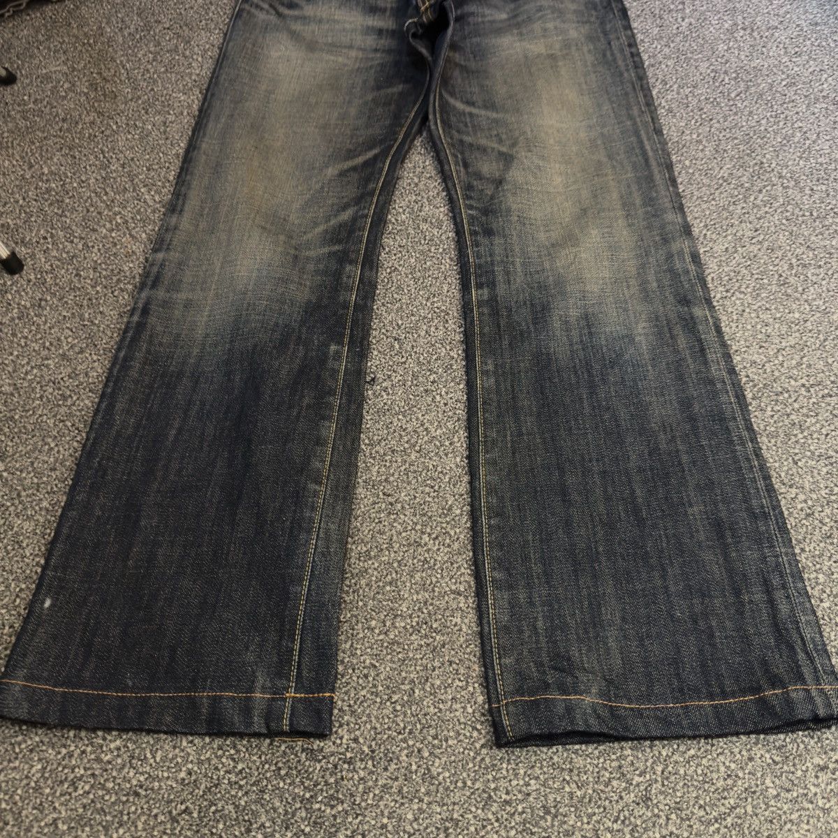 Undercover × Uniqlo 🔥🇯🇵 Japanese Uniqlo B002 Regular Fit Boot Cut Dark Blue Denim Size US 31 - 5 Thumbnail