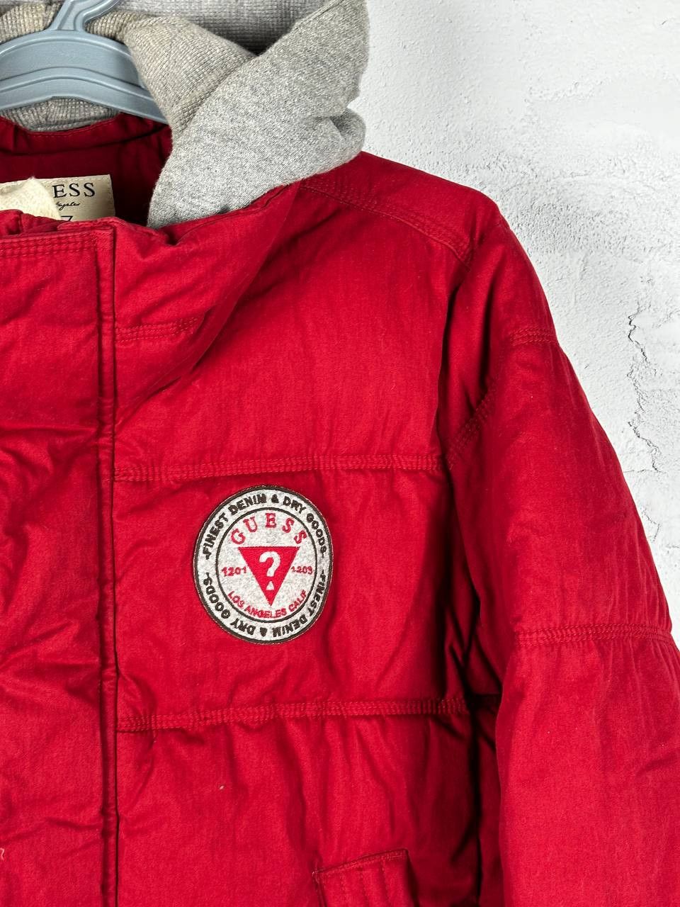 Guess × Vintage Vintage GUESS Red Hooded Puff Down Jacket Size XL Size US XL / EU 56 / 4 - 5 Thumbnail
