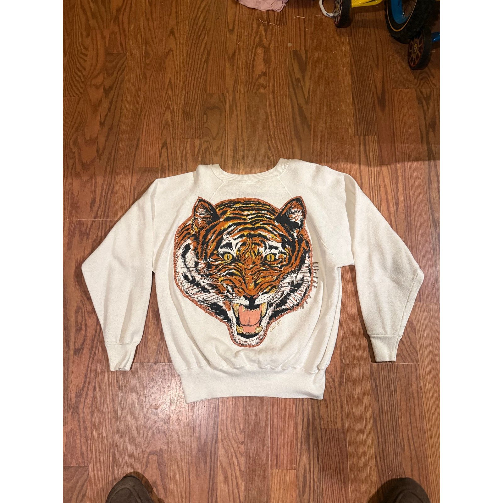 Jerzees Vintage JERZEES Tiger Crewneck Sweatshirt Signed 89 Size XL Size US XL / EU 56 / 4 - 3 Thumbnail