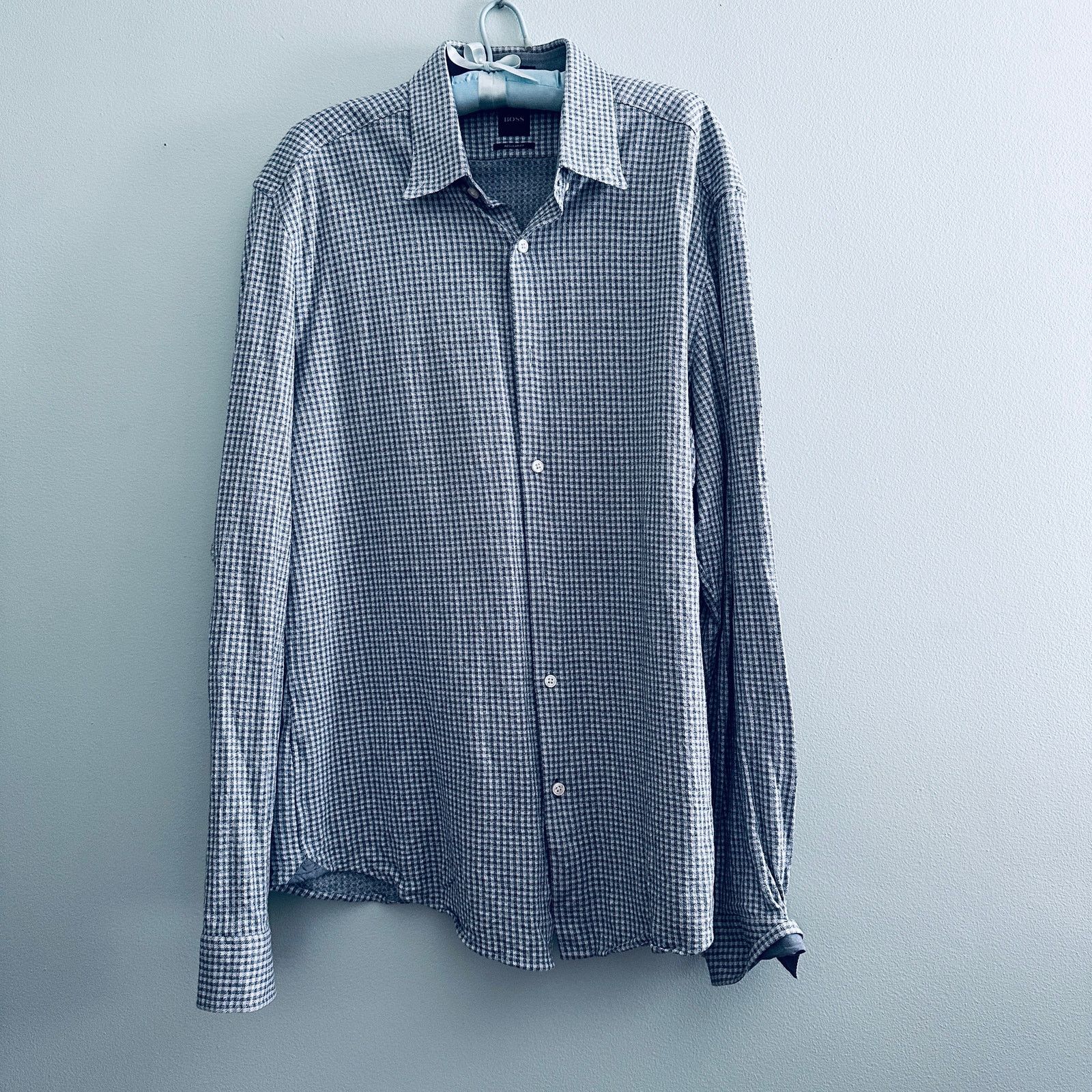 Hugo Boss Hugo Boss gray plaid button down Size US XL / EU 56 / 4 - 2 Thumbnail