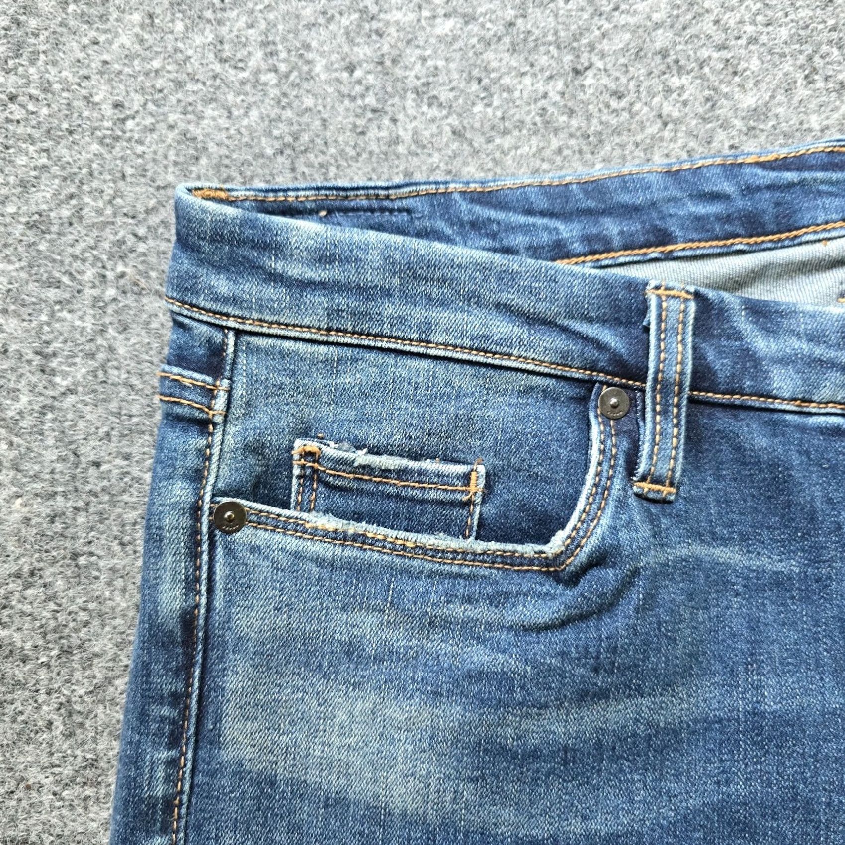Vintage BLANKNYC Jeans Womens Size 30 Blue Kick Flare Embellished Stretch Artsy Casual Regular Jeans style Flared Women 5-Pocket Inseam 27" Size 30" / US 8 / IT 44 - 3 Thumbnail