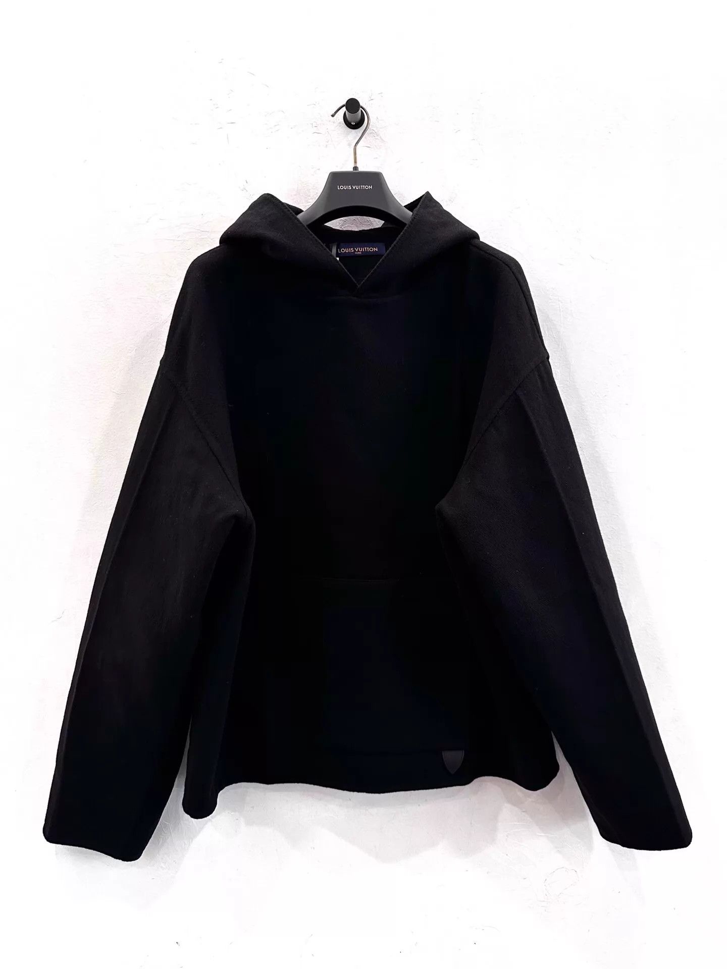 Louis Vuitton Louis Vuitton Men's Black Wool Logo Hoodie XL Size US XL / EU 56 / 4 - 1 Thumbnail