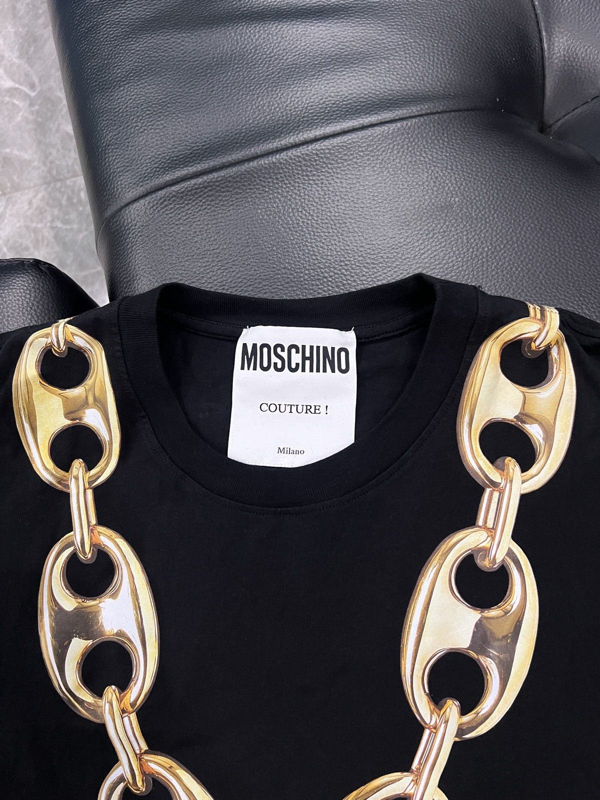 Moschino Moschino Ring & Gold Chain Graphic T-Shirt Size US L / EU 52-54 / 3 - 5 Thumbnail
