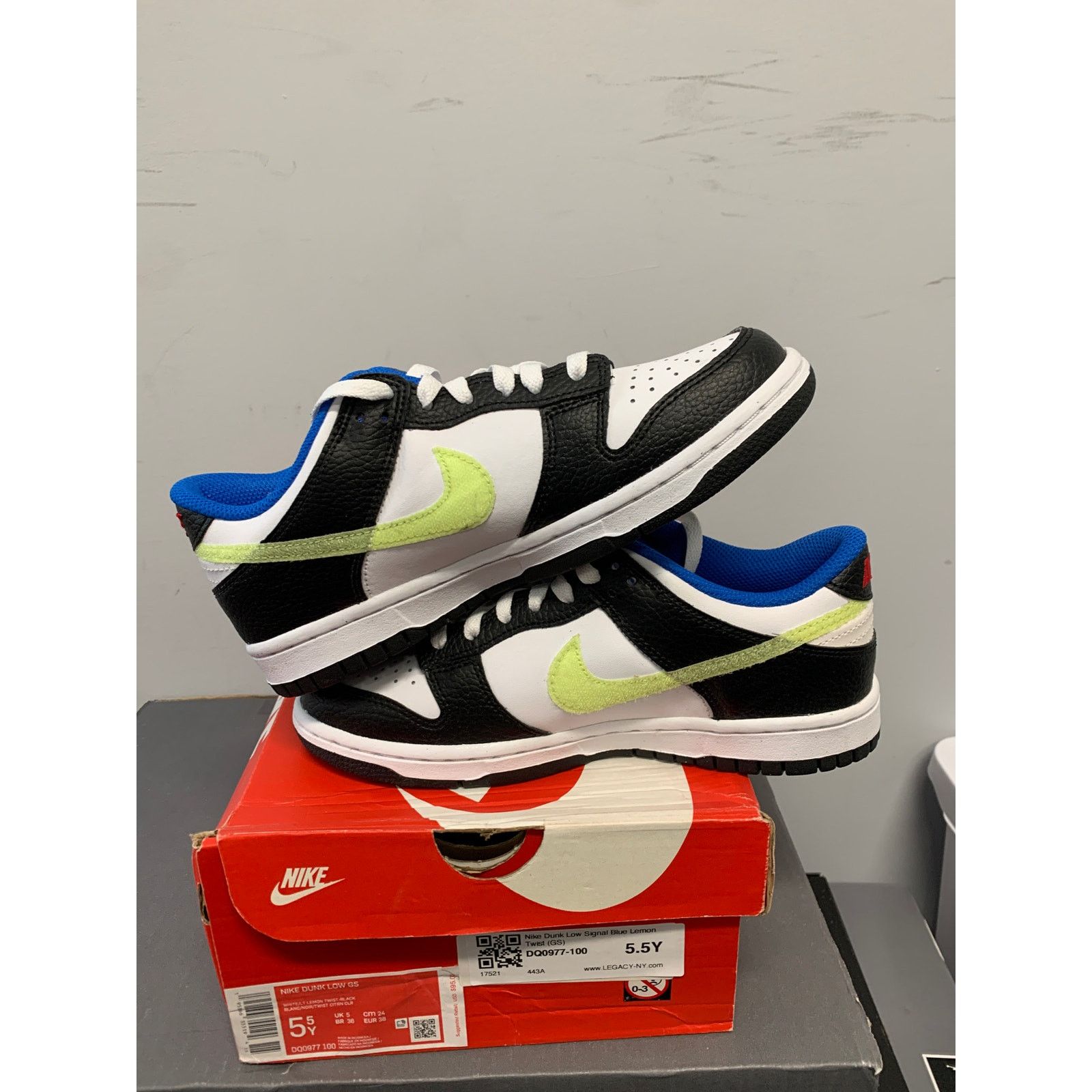 Nike Nike Dunk Low Signal Blue Lemon Twist GS Size 5.5 NEW Size US 5.5 / EU 38 - 5 Thumbnail