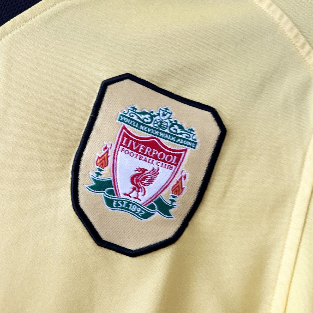 Reebok Liverpool jersey 2004 2005 reebok vintage Size US L / EU 52-54 / 3 - 6 Thumbnail