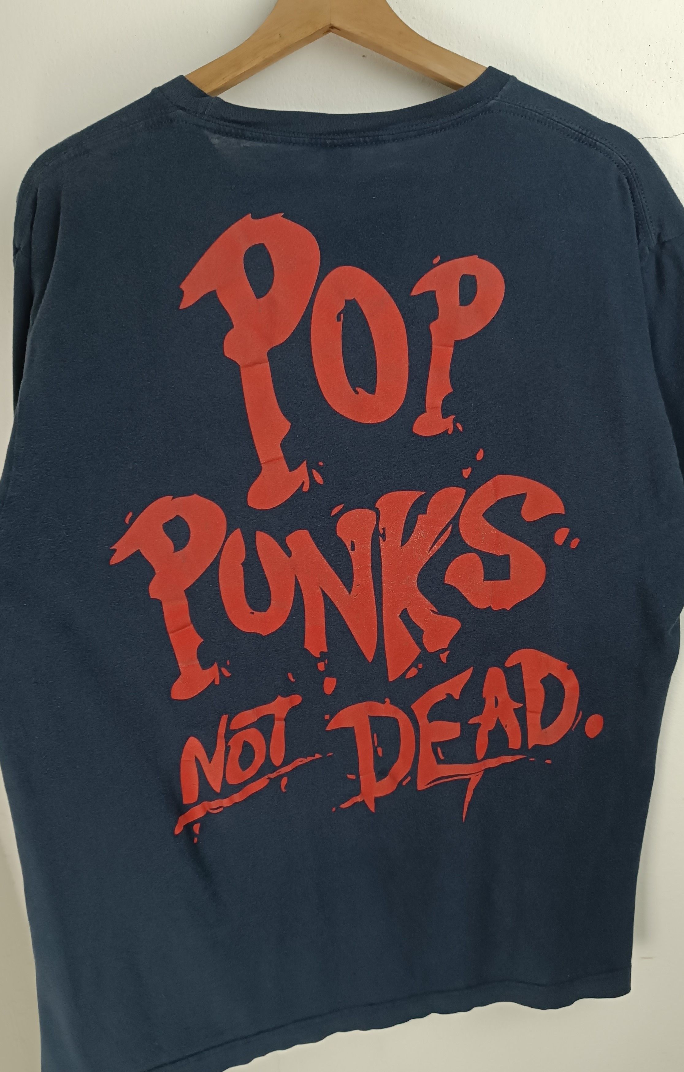 Band Tees VINTAGE NEW FOUND GLORY POP PUNKS NOT DEAD TEE 41 182 Size US L / EU 52-54 / 3 - 11 Thumbnail