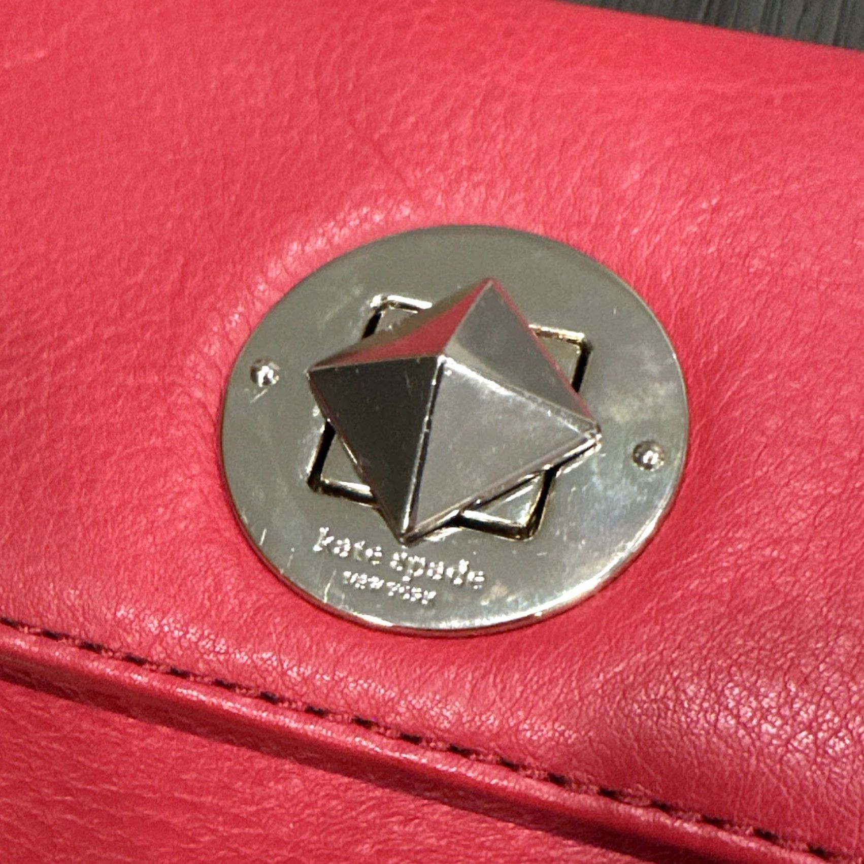 Vintage Kate Spade Chrystie Street Wristlet Purse Red Leather Medium Pyramid Turn Lock Womens Size ONE SIZE - 3 Thumbnail
