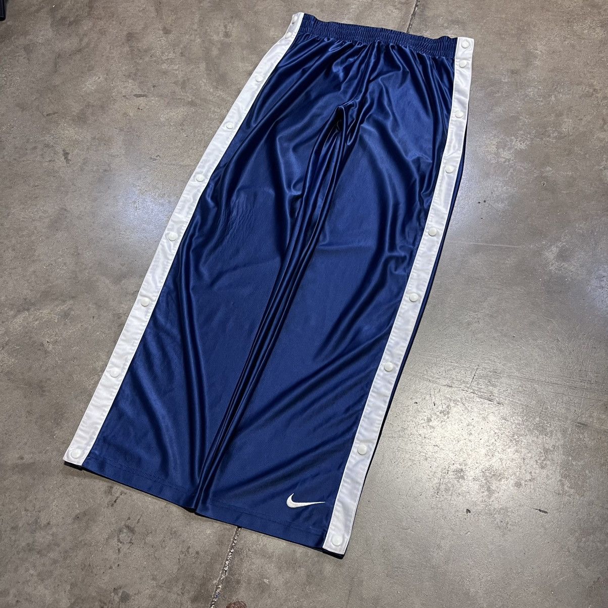Nike Vintage Nike Tearaway Sweatpants Side Button Basketball Y2K Size US 30 / EU 46 - 2 Thumbnail