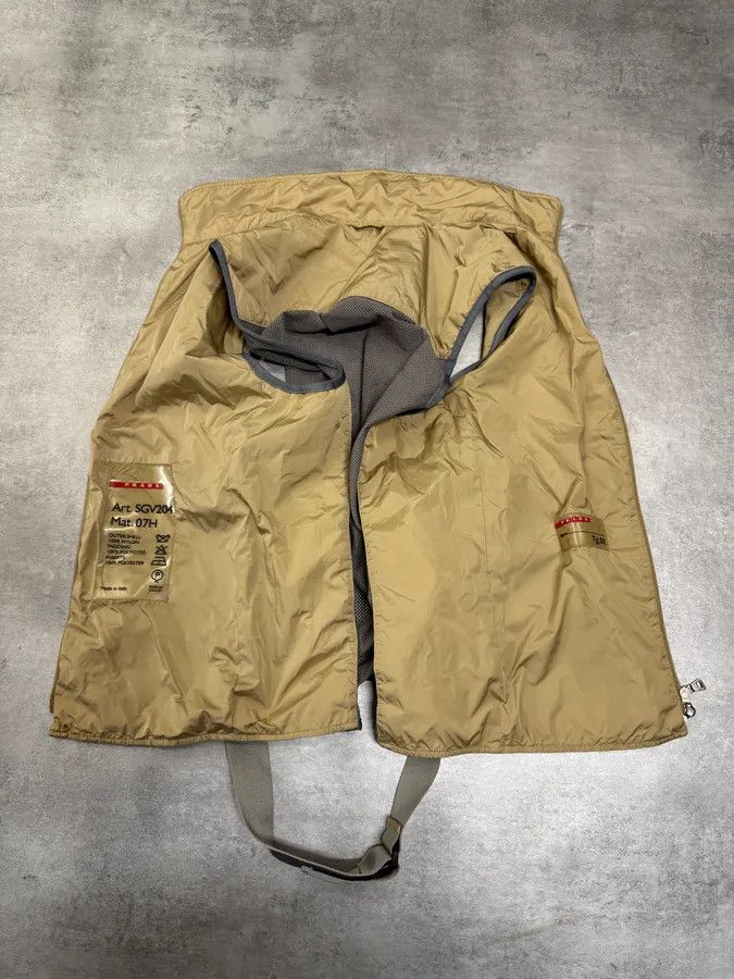 Prada 2000s Prada Beige Utility Sport Vest Size US M / EU 48-50 / 2 - 4 Thumbnail