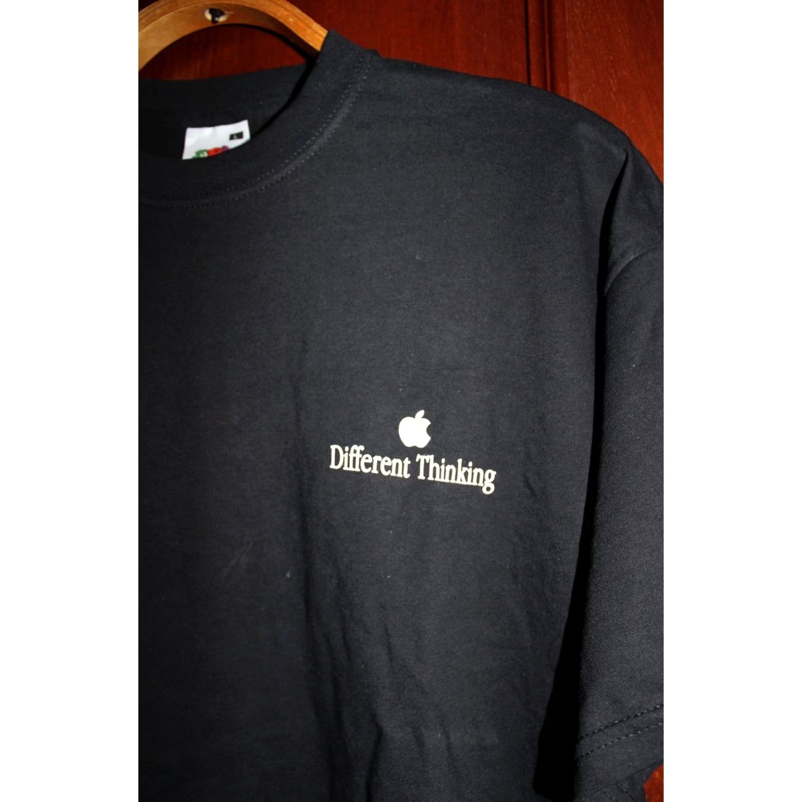 Fruit Of The Loom VINTAGE Apple Different Thinking I'm a Mac Rebel !! T-Shirt Mens L Black Size US L / EU 52-54 / 3 - 3 Thumbnail