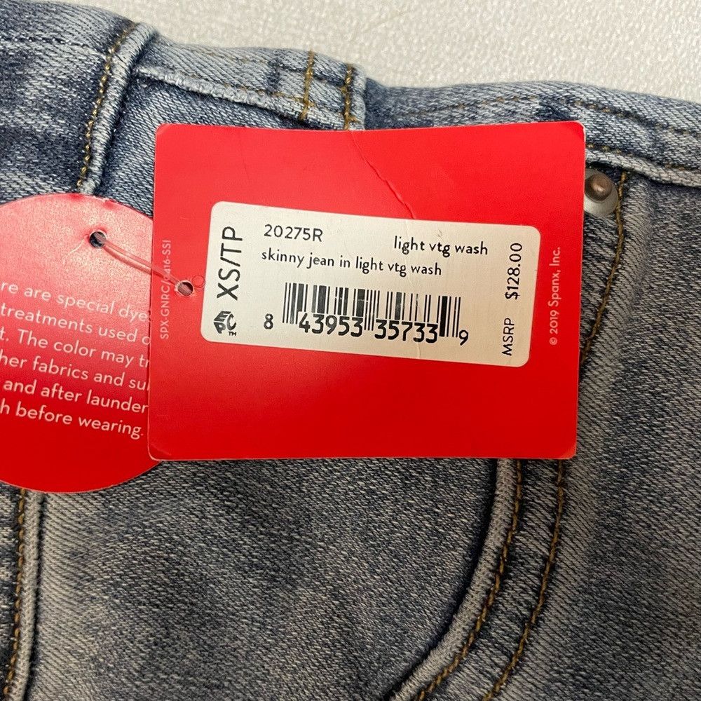 Spanx NWT New $128 Spanx Light Vintage Wash Skinny Jean Size XS Size 26" / US 2 / IT 38 - 4 Thumbnail