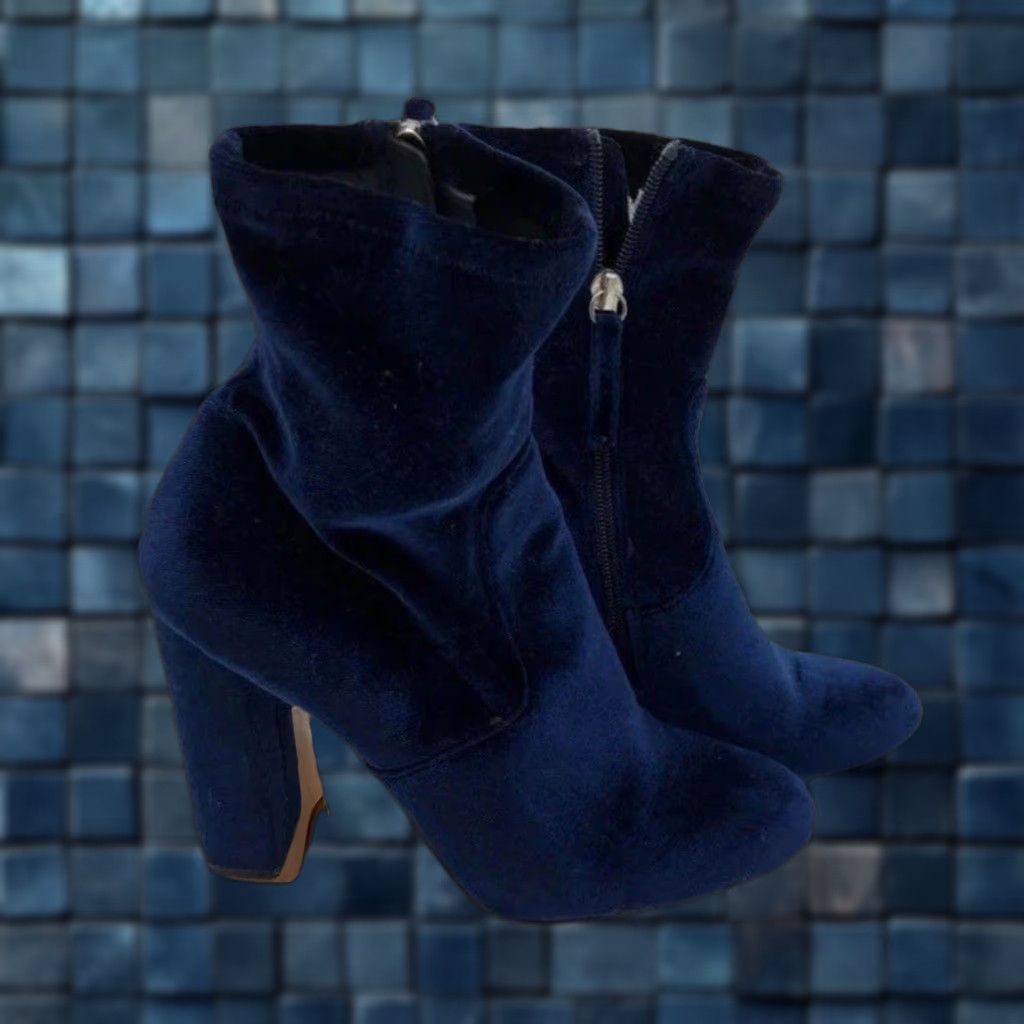 Steve Madden **Women’s Steve Madden Designer Brisk Blue Block Heel Boots Size 7M** User: Women’s Steve Madden Designer Brisk Blue Block Heel Boots Size 7M Size US 7 / IT 37 - 1 Thumbnail