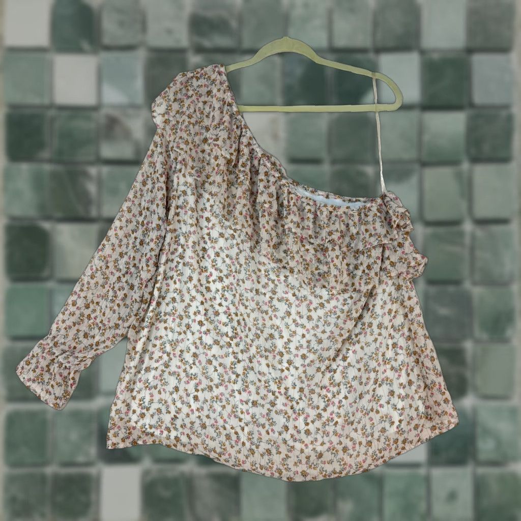Torrid Torrid Floral Print Ruffled On-Shoulder Top Womens Cream Chiffon 2X Blouse Floral Pattern Plus Size 2X Short Sleeve? Size XXL / US 16-18 / IT 52-54 - 1 Thumbnail