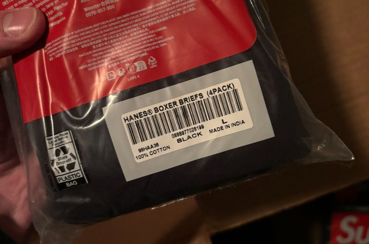 Supreme Supreme x Hanes Boxer Briefs (4 pack) - BLACK - SIZE LARGE Size 34 - 3 Thumbnail