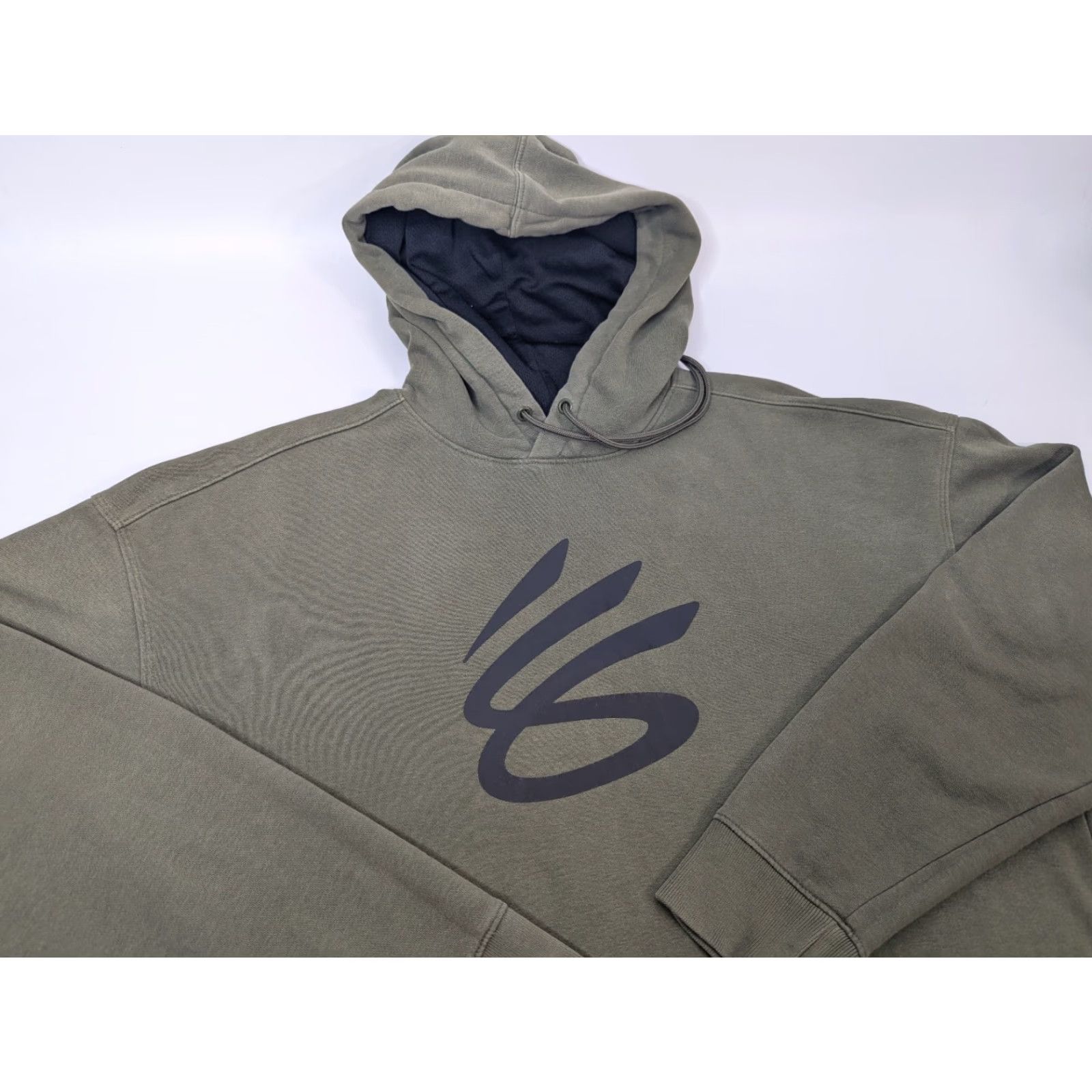 Under Armour Under Armour Mens Green Hoodie Drawstring Pockets Big Splash Clearance? (Note: Must be from original words only and no additions) Size US L / EU 52-54 / 3 - 2 Thumbnail