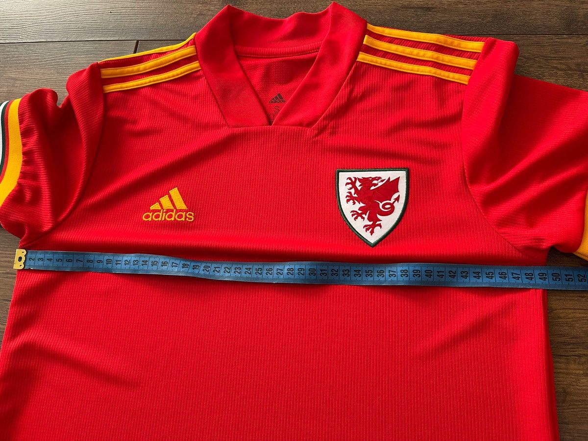 Adidas 2020 Wales soccer jerseys EURO CUP Wales football shirt BALE Size US S / EU 44-46 / 1 - 10 Thumbnail