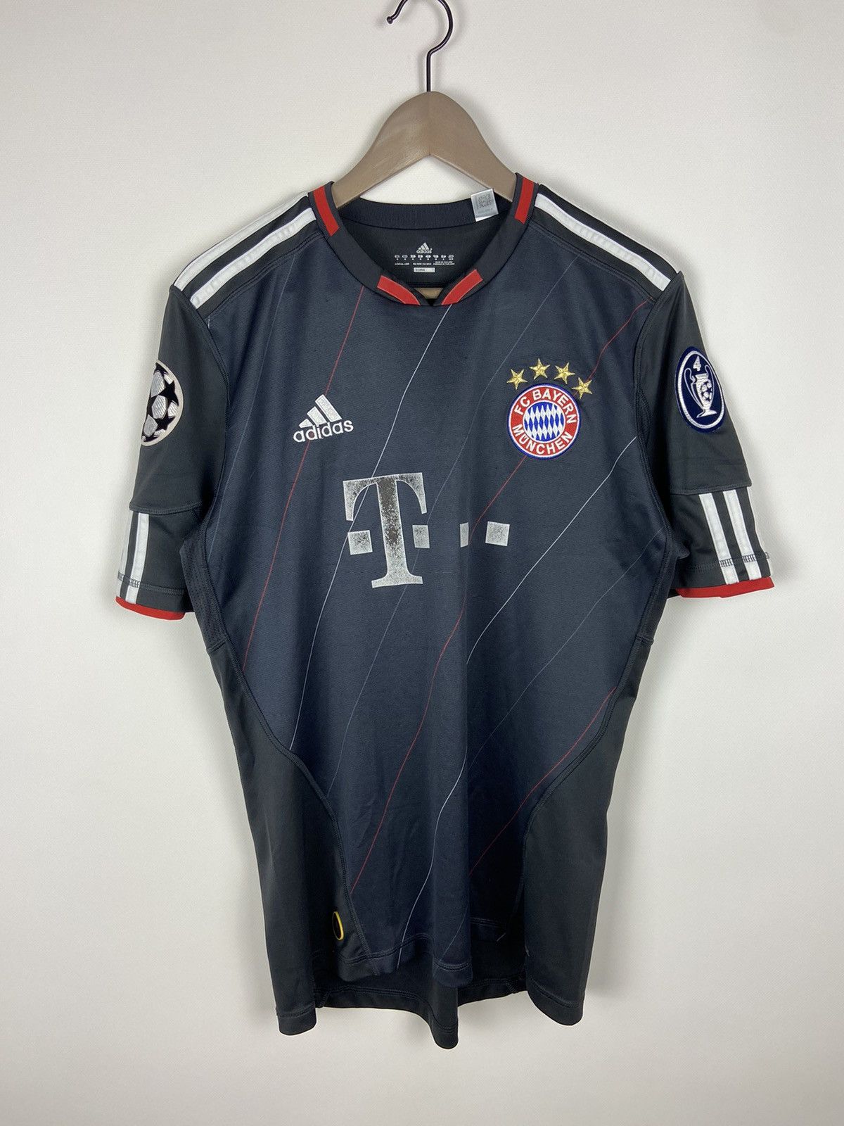 Vintage JERSEY ADIDAS BAYERN MUNICH FOOTBALL SHIRT 2011 TONI KROOS Size US M / EU 48-50 / 2 - 2 Thumbnail
