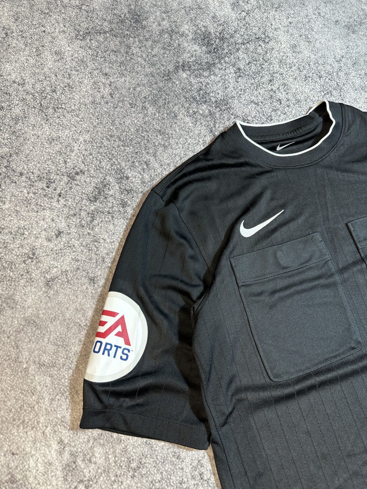 Nike × Vintage Vintage Nike EA Soccer Jersey Streetwear Rare Sport L USA Size US M / EU 48-50 / 2 - 2 Thumbnail