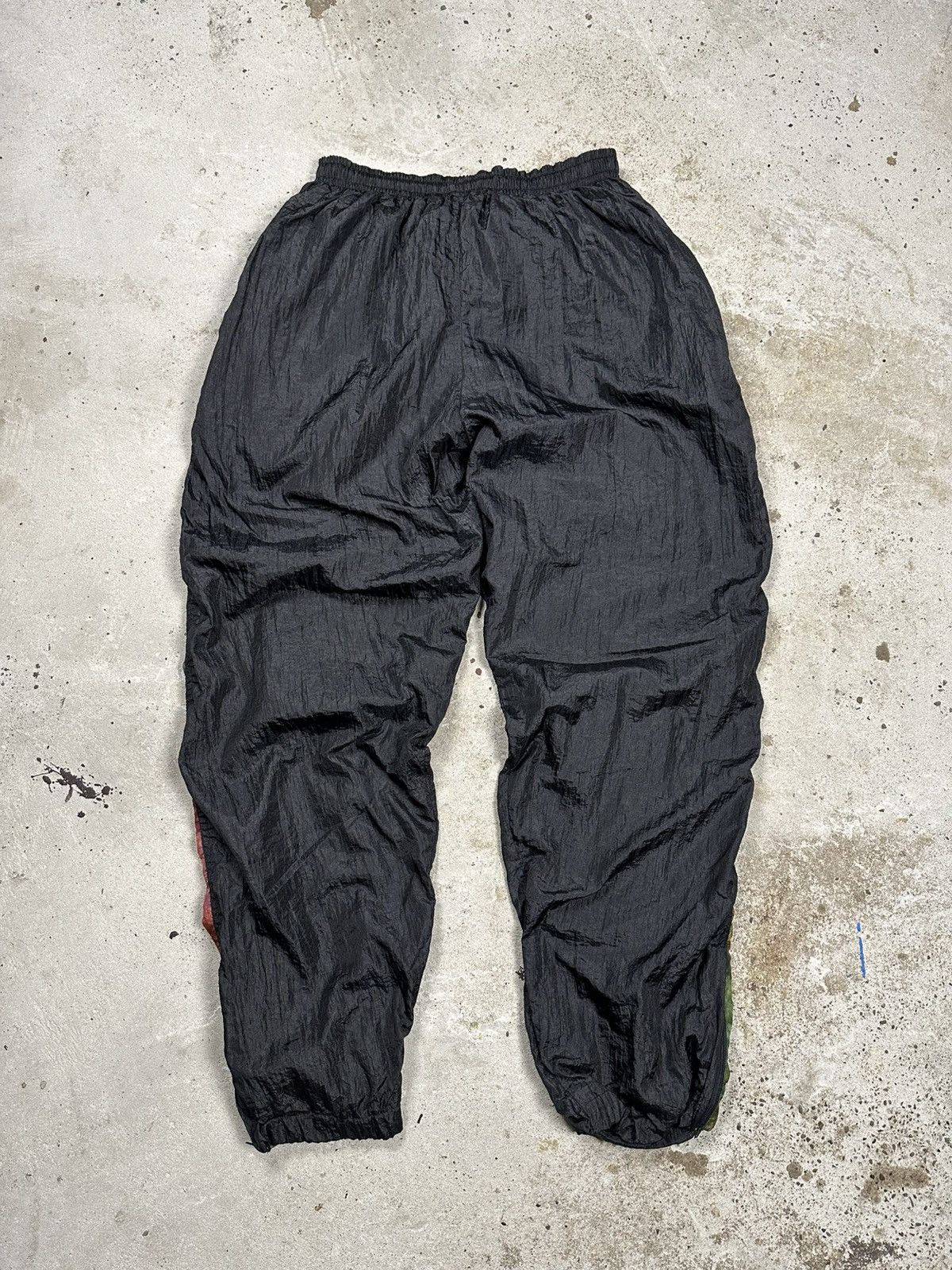 Sergio Tacchini Vintage 90s Sergio Tacchini Black Baggy Track Pants Taped Size US 34 / EU 50 - 2 Thumbnail