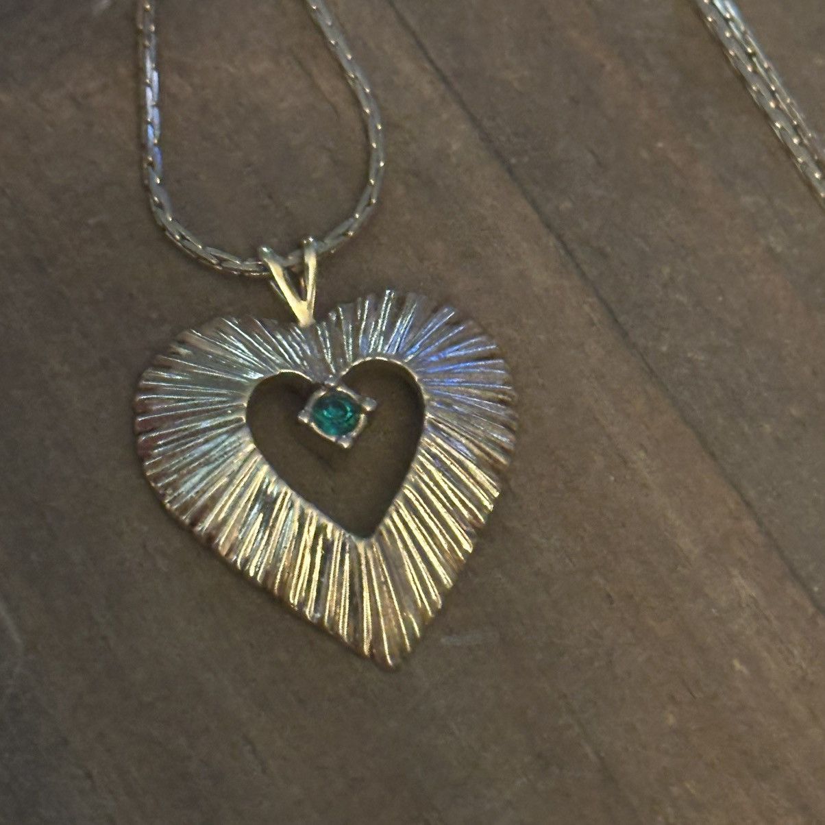 Other × Vintage Vintage Avon ribbed heart May birthstone pendant necklace Size ONE SIZE - 3 Thumbnail