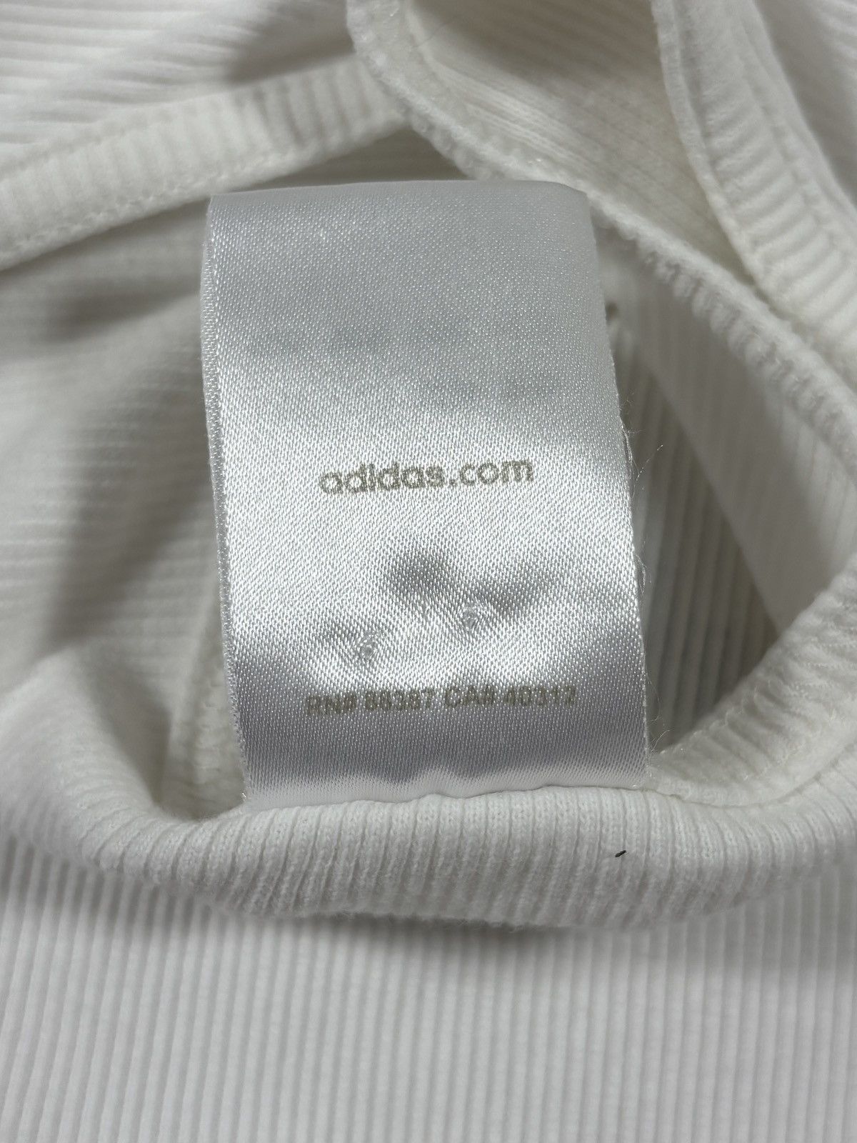 Adidas Vintage Adidas Tank Top Sleeveless Undershirt Embroidered Size US XL / EU 56 / 4 - 6 Thumbnail